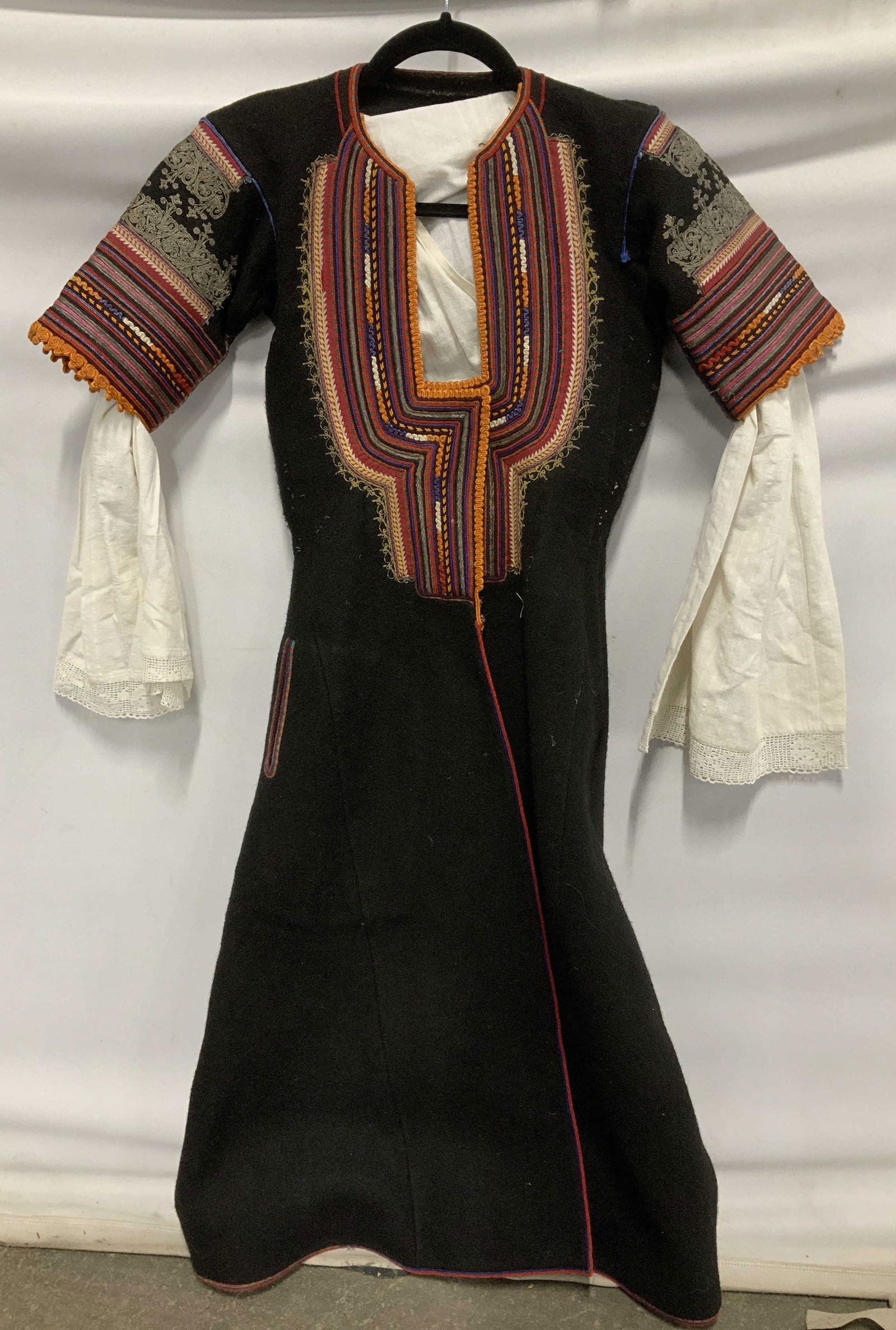 Vtg Bulgaria Embroidered Wool Sukman &Undergarment: Traditional womens Bulgarian folk dress, possible sukman style. Appears to be wool & features embroidered geometric patterns. Shades of orange, blue, red, white & mode. Comes with linen undergarment.