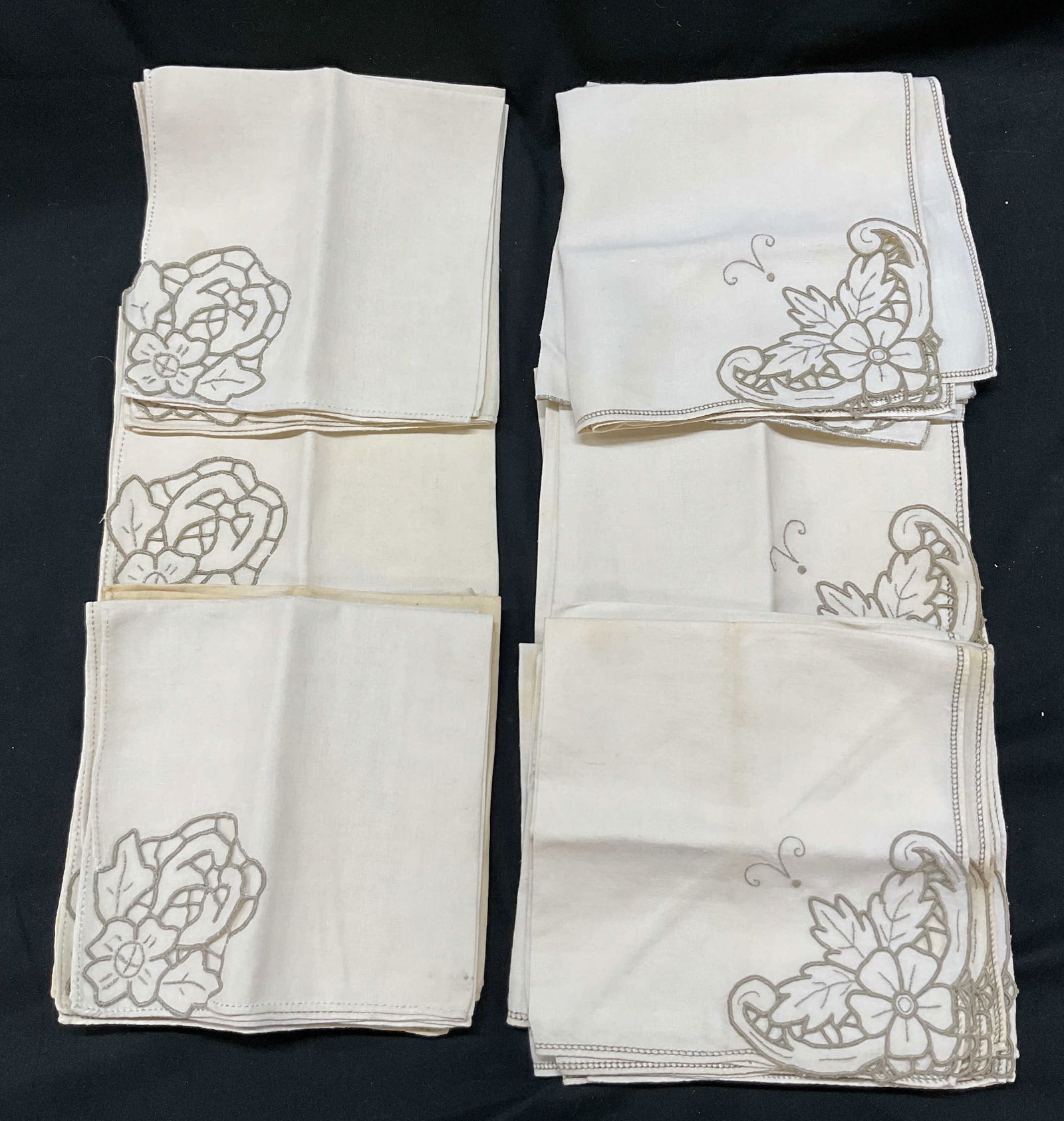 Lot 28 Vintage White Embroidered Linen Napkins (1 of 8)
