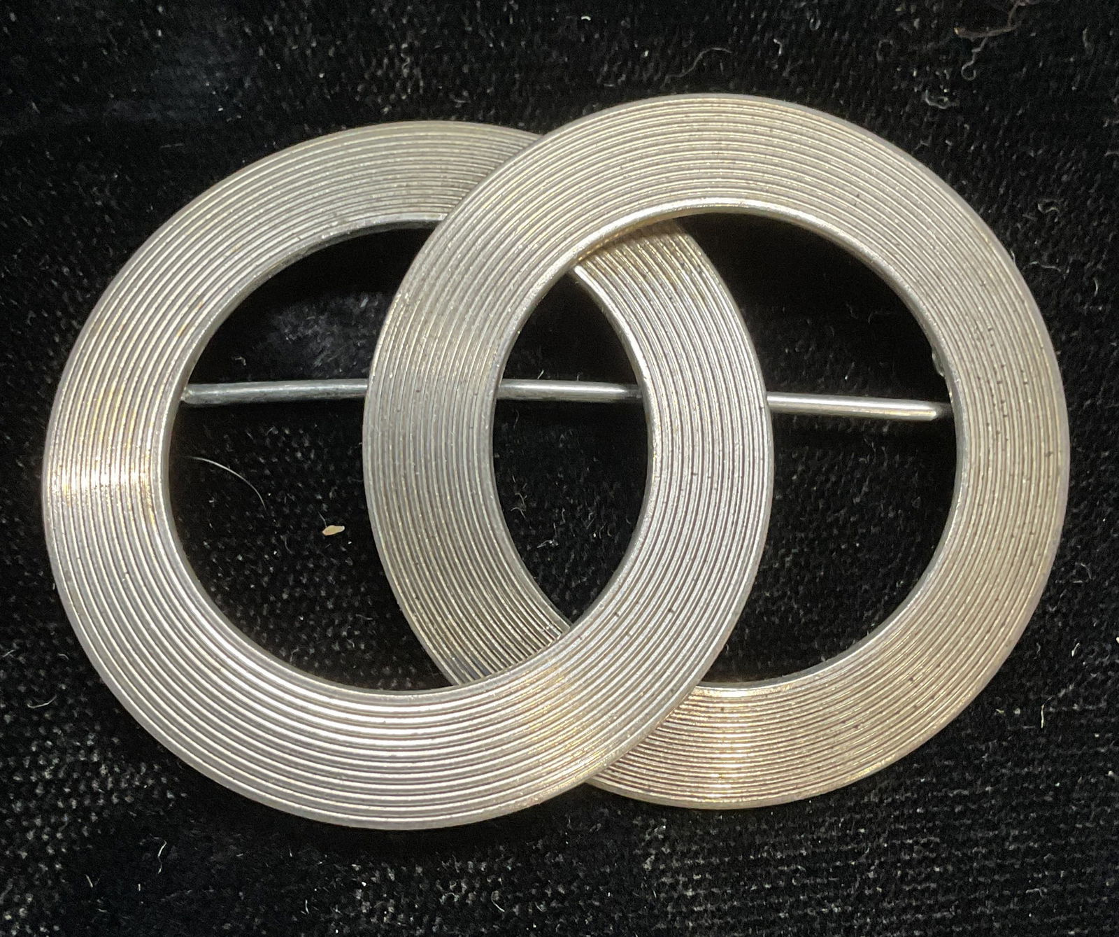 WRE Sterling Silver Interlocking Circle Brooch (1 of 6)