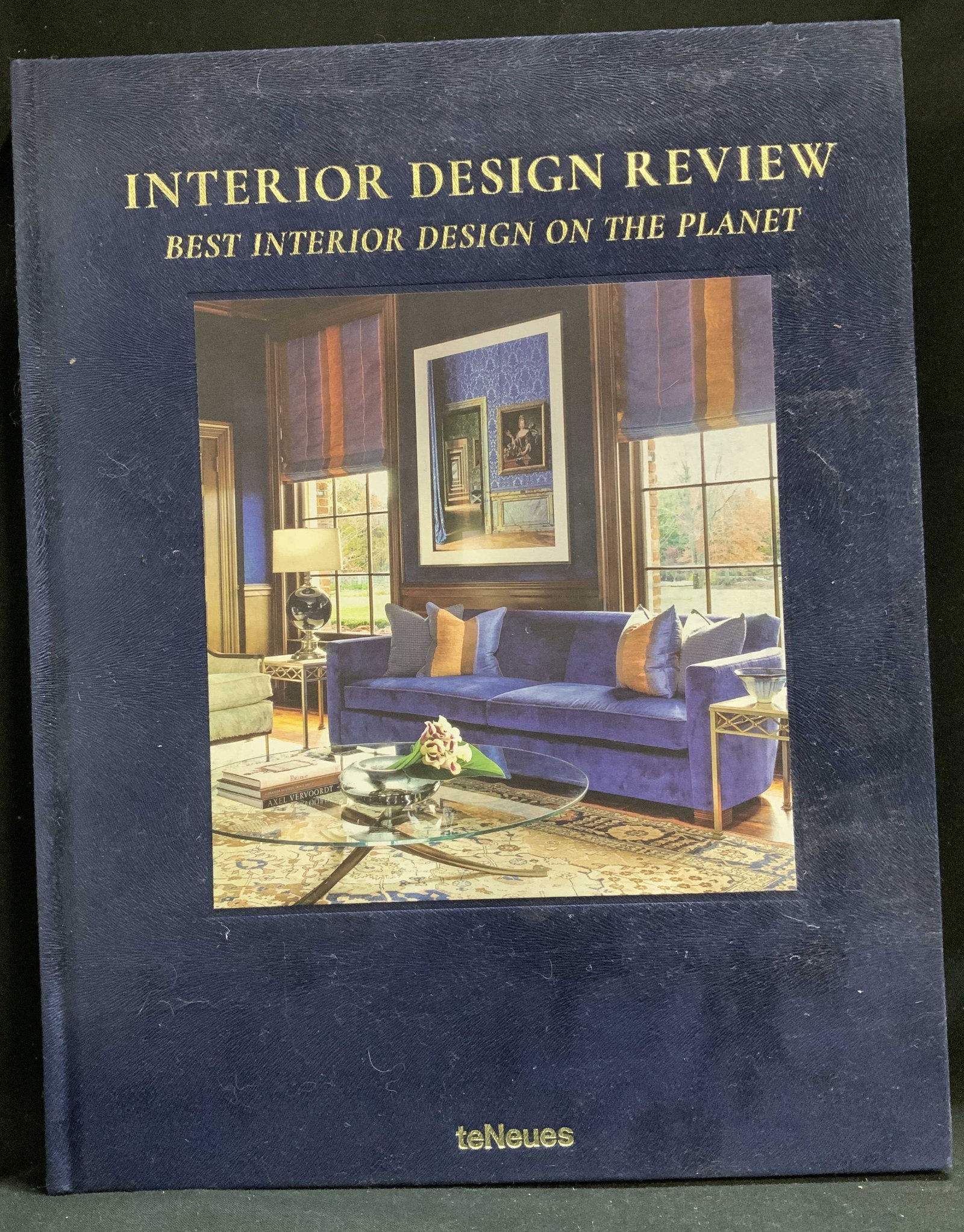 2018 Interior Design Review Photo Bk Cindi COOK: Interior Design Review. Best Interior Design on the Planet. Edited by Cindi Cook. Copyright 2018. Printed in Italy. Features various interior photographs. Surface wear consistent to age, use & exposur
