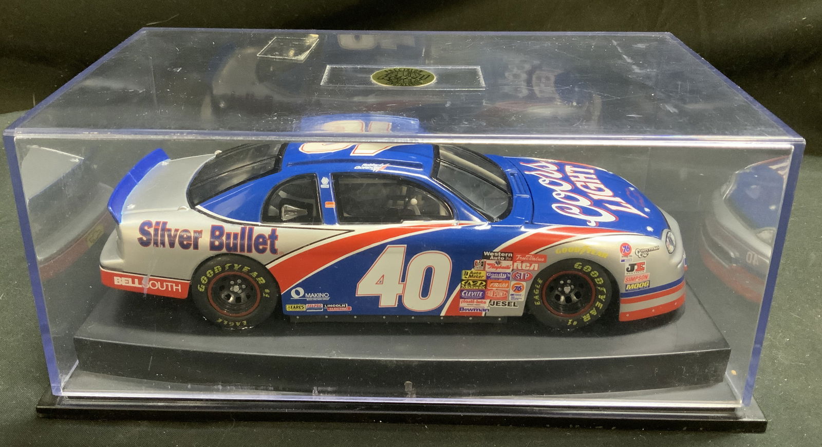 Revell Gordon #40 Coors Light 1:24 Die-Cast Car (1 of 6)