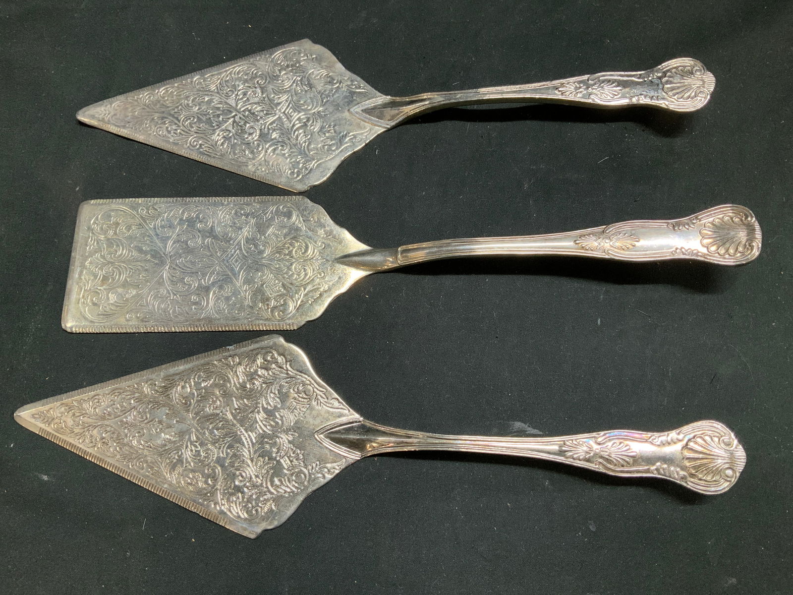 Lot 3 Vtg Silver Plated Emboss Floral Cake Servers (1 of 6)