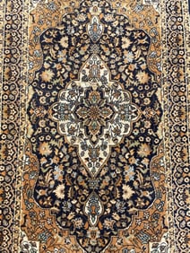 M & D Co Persian Wool Medallion Area Rug
