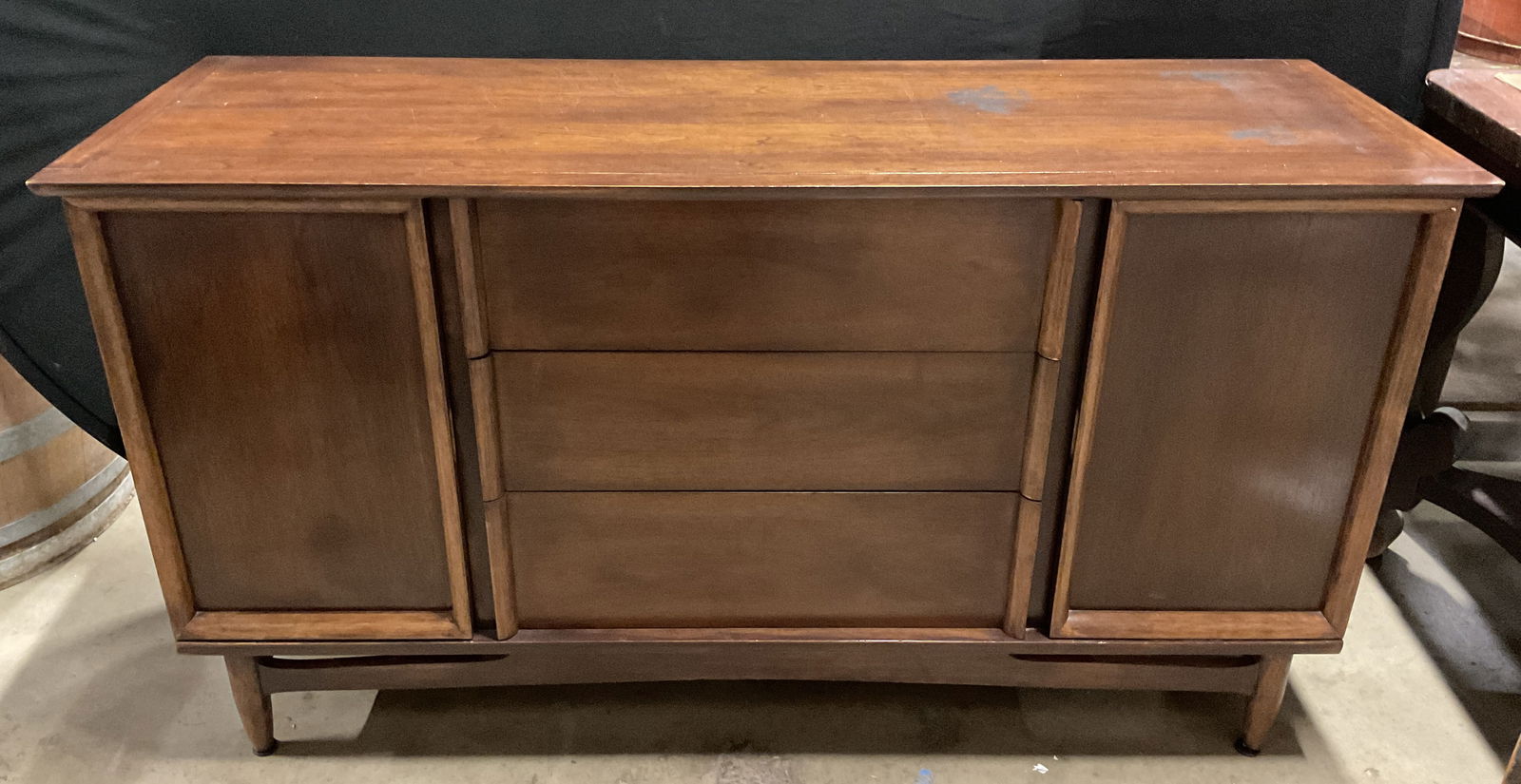 Vintage Mid Century Modern Wood Sideboard (1 of 8)