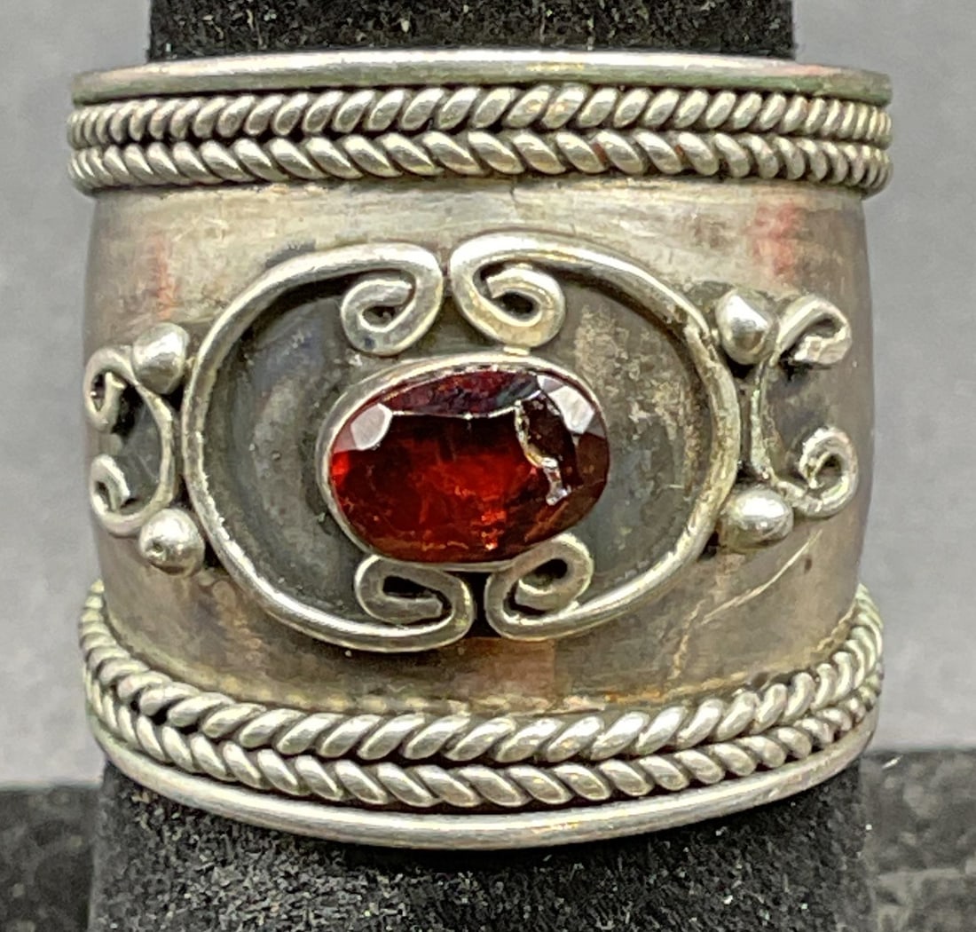 Vintage Sterling Silver Garnet Ring (1 of 6)