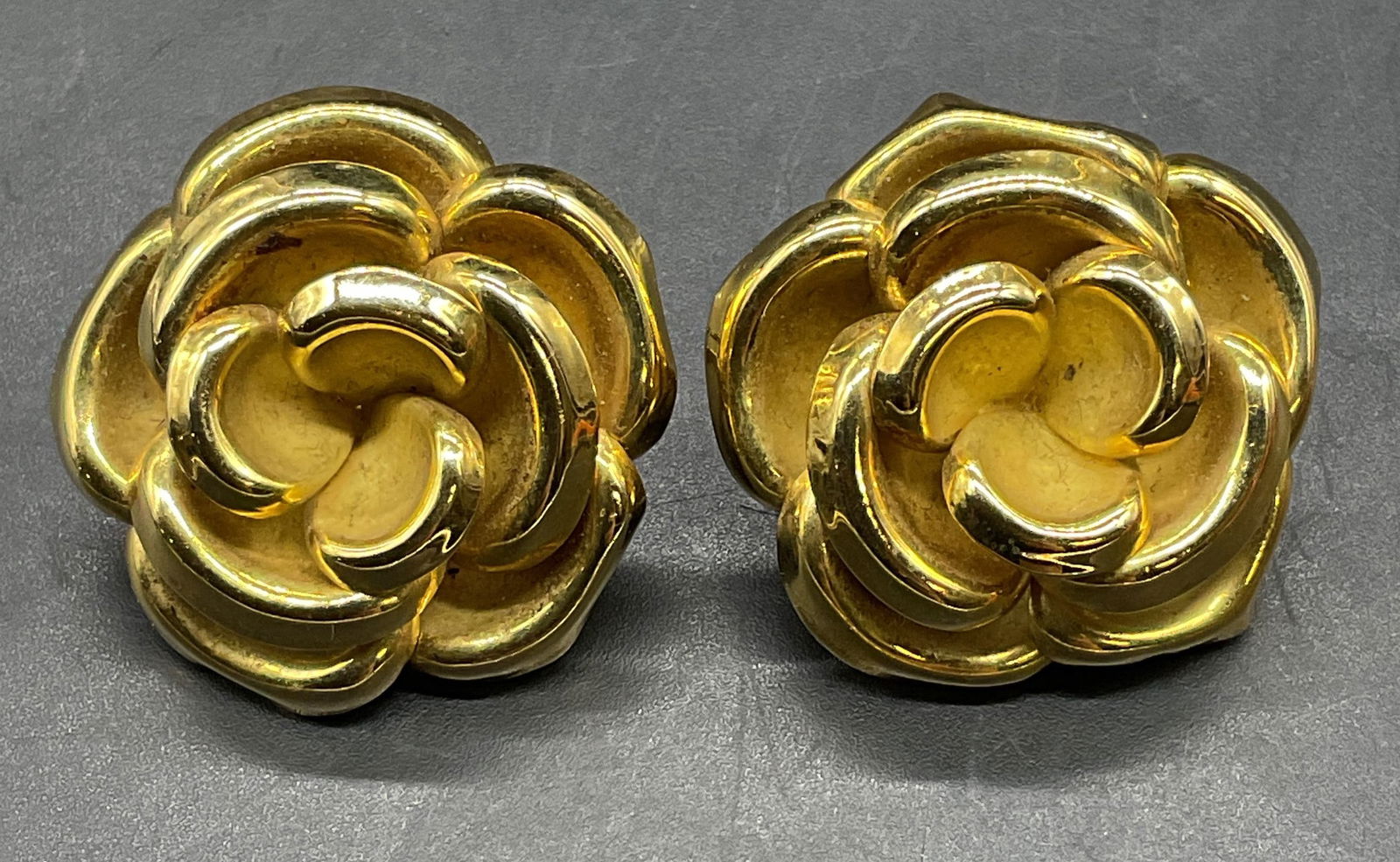 Vintage Signed 18K Gold Flower Earrings 14.2 G (1 of 8)