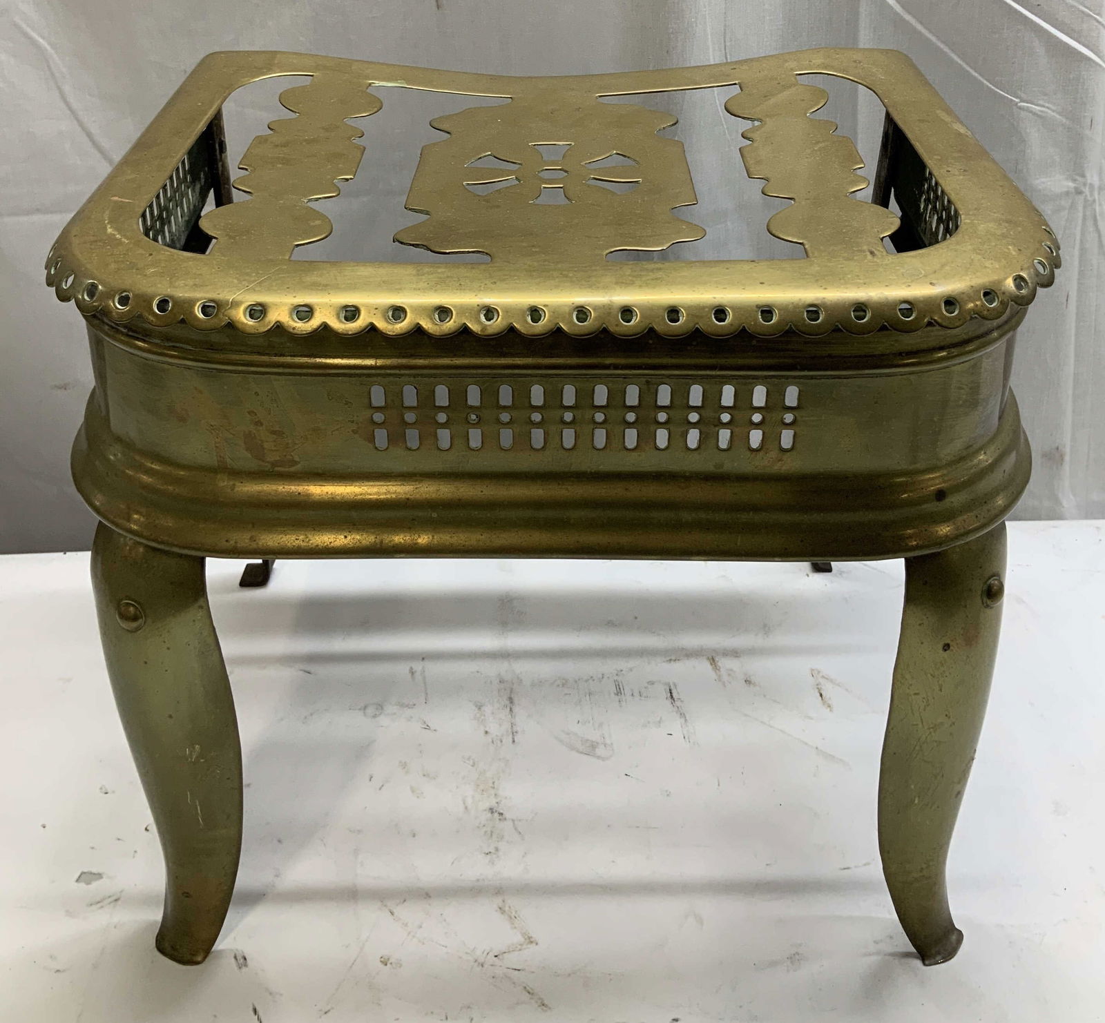 Antq Brass Footman Pierced Fireplace Trivet (1 of 7)