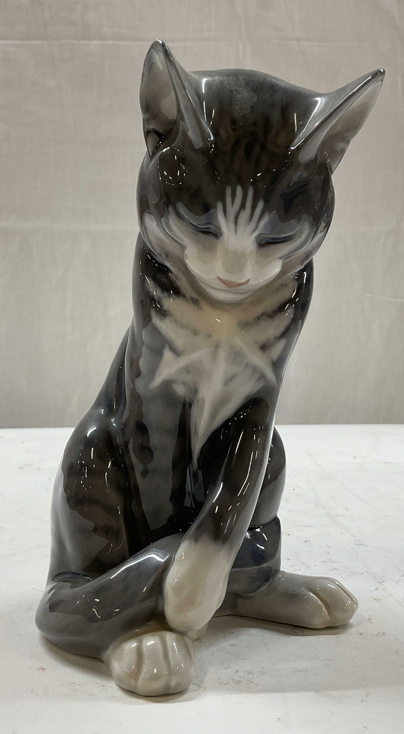 Royal Copenhagen Cat Porcelain Figurine Denmark (1 of 11)