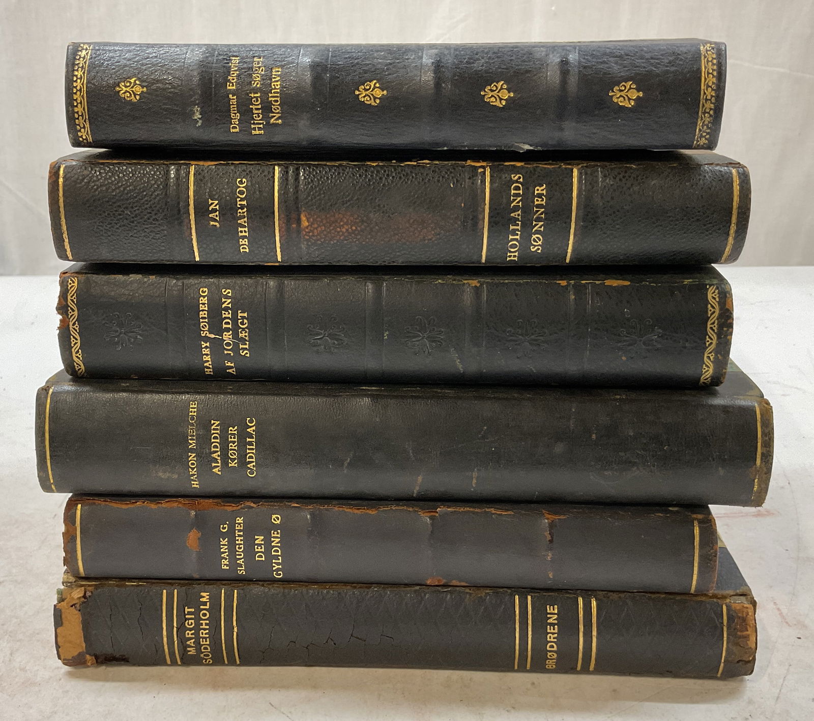 Lot 6 Antq Lthr&Gilt Illus Bks 1900s Edqvist+ (1 of 18)