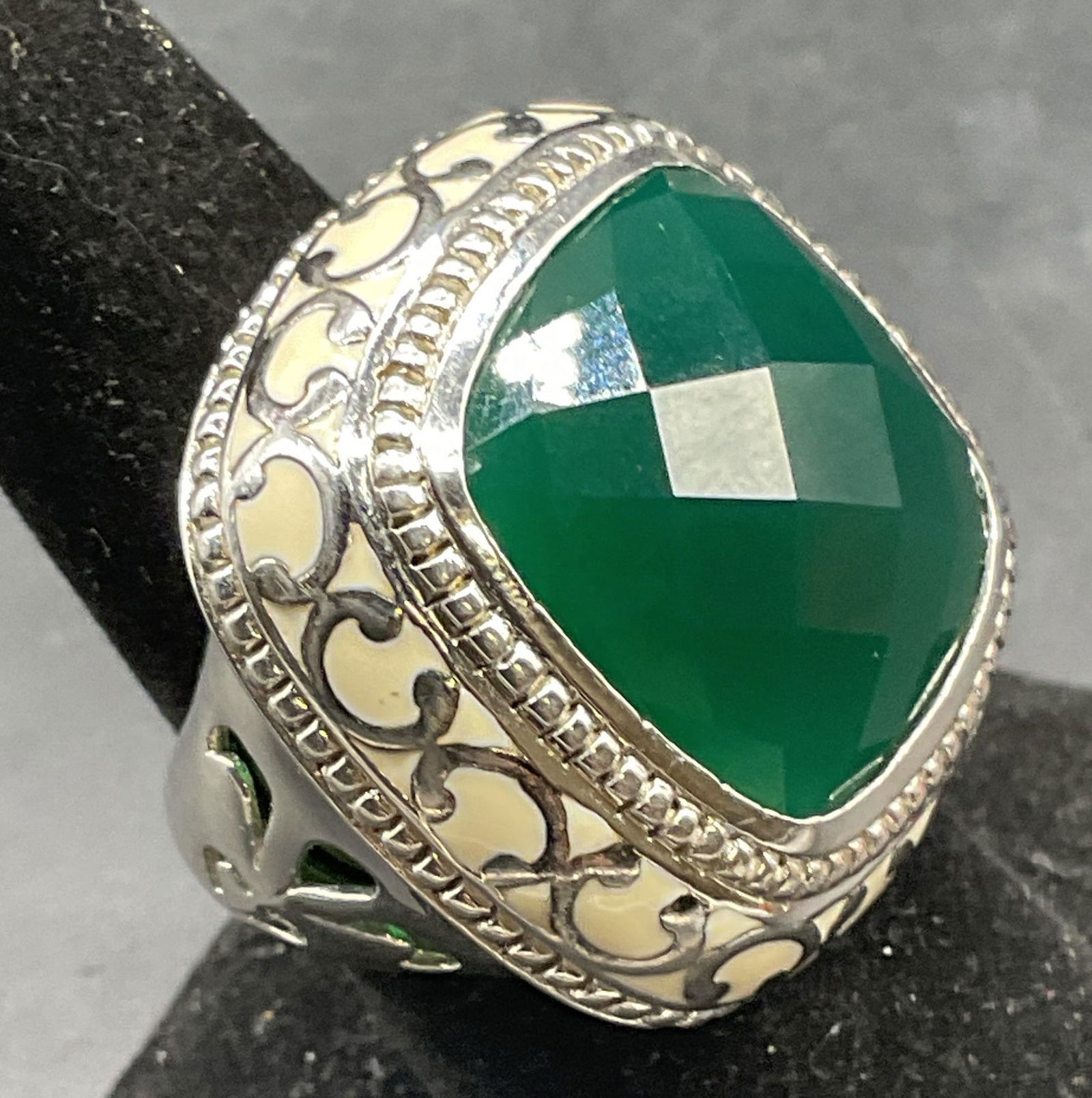 Signed Sterling Silver Green Semiprecious Ring (1 of 6)