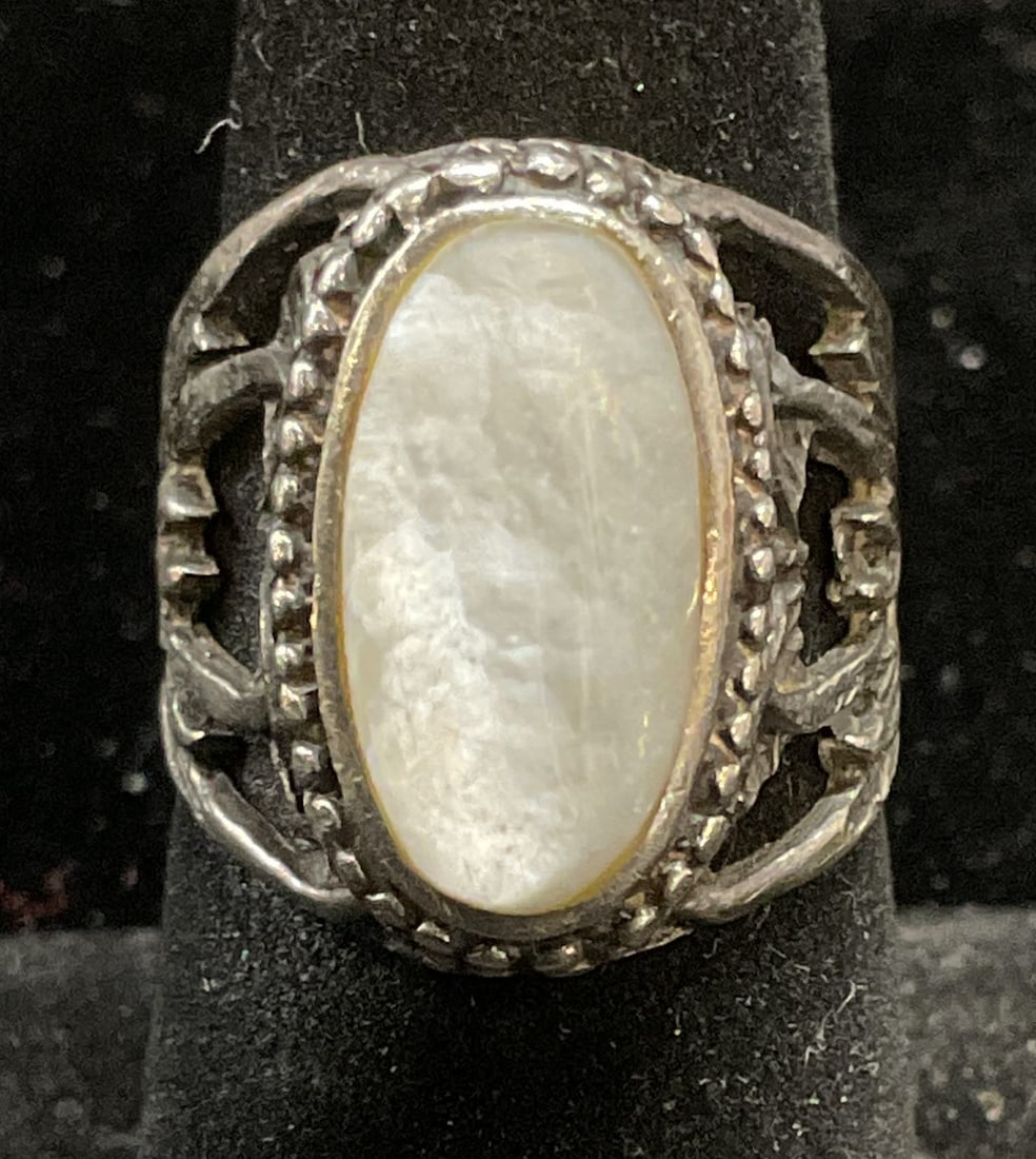 Vintage Sterling Silver Mother of Pearl Ring (1 of 6)