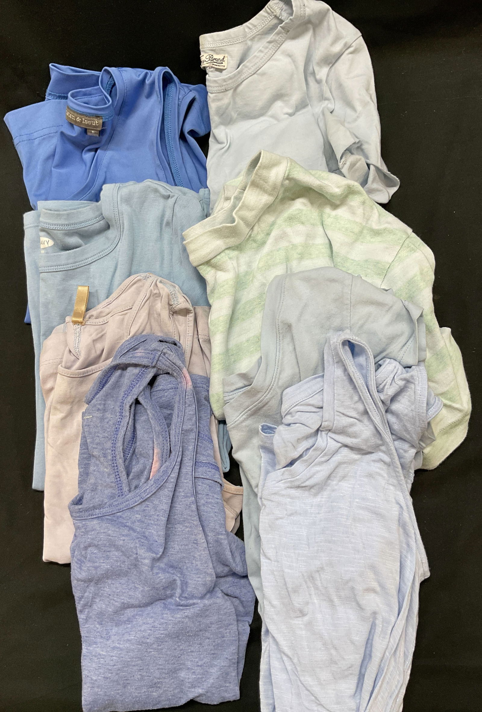 Lot 8 Old Navy, Gap, Lucky Brand+ Tops USA+: Lot of 8 tops. Mix of tank tops and short sleeve shirts. Old Navy light blue tank top, size S, rayon material. Active Basic light blue shirt, size medium, cotton material. Gap light blue striped