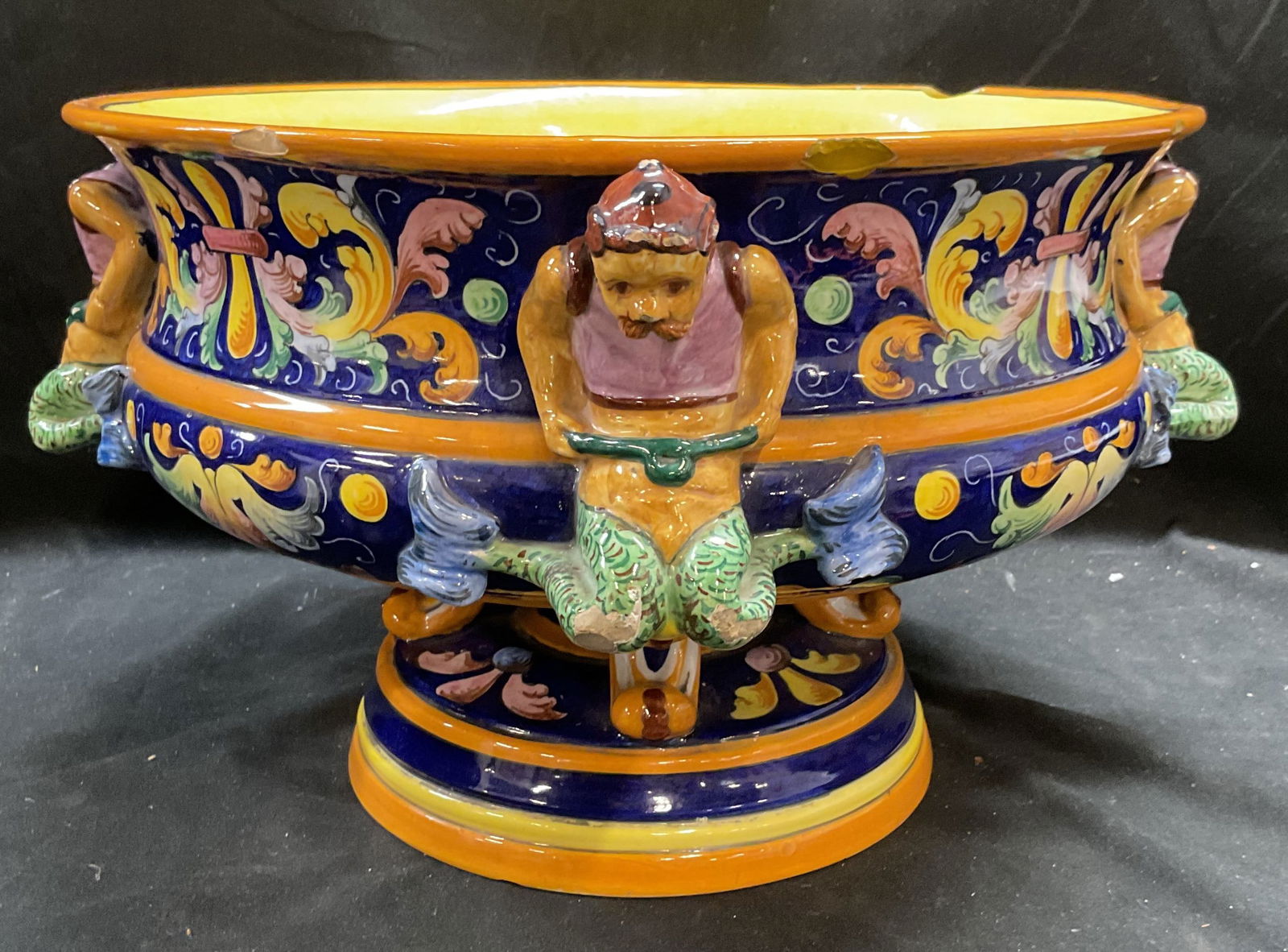 Vtg Sgn Italian Majolica Figural Pedestal Bowl (1 of 6)