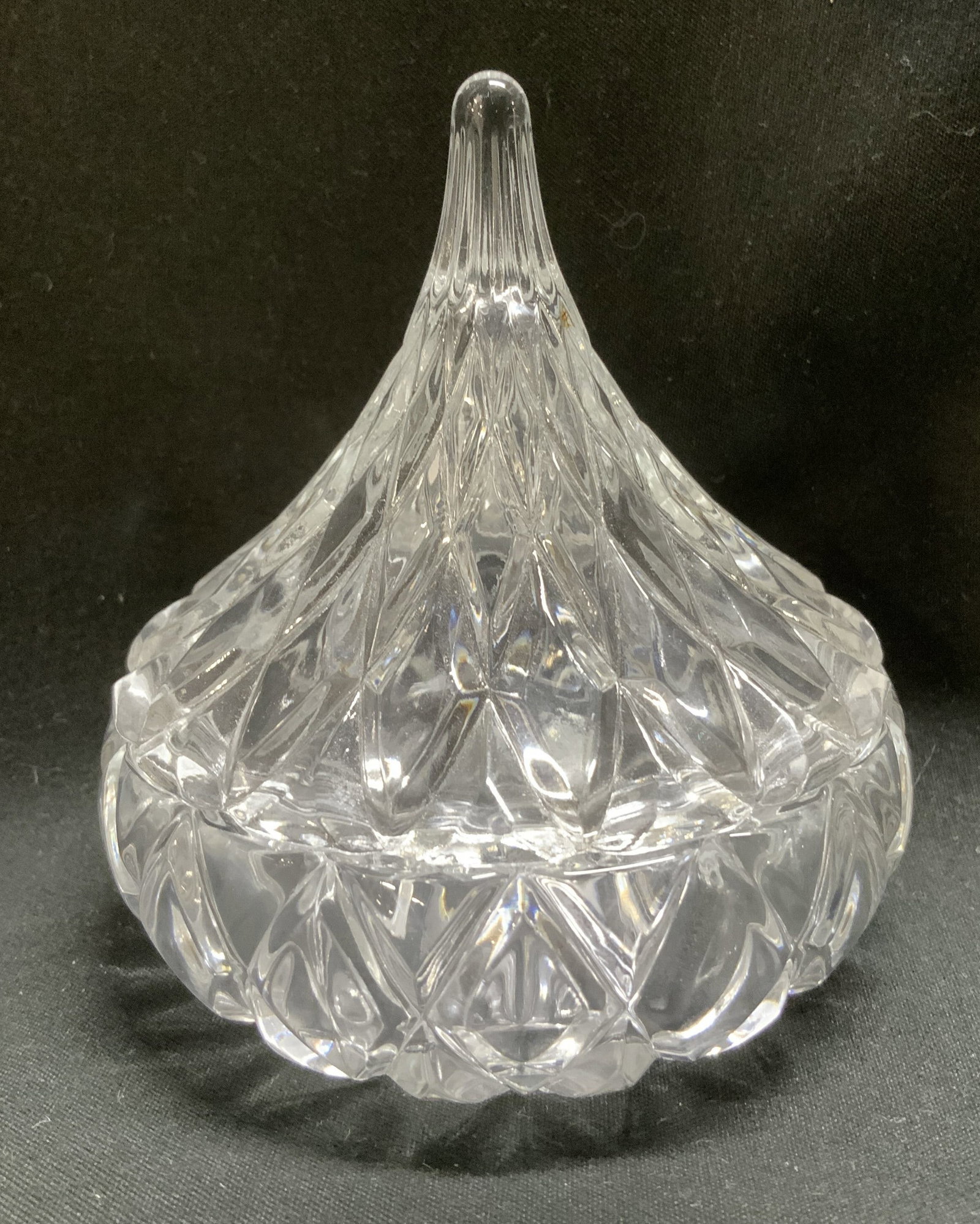1996 H.F.C. Hershey Kiss Crystal Candy Dish (1 of 6)