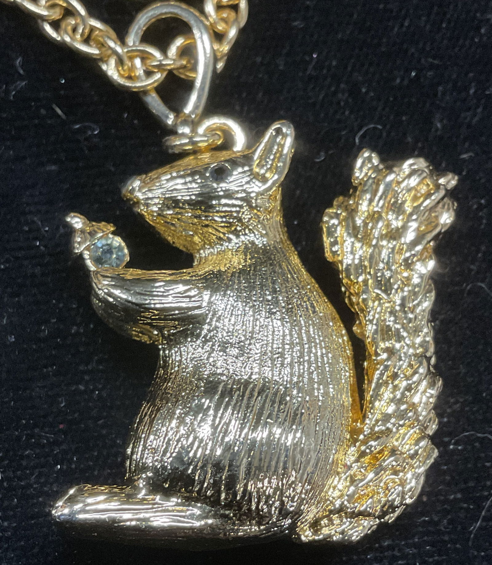 NWOT Talbots Gold Tn Squirrel Pendant Necklace (1 of 6)