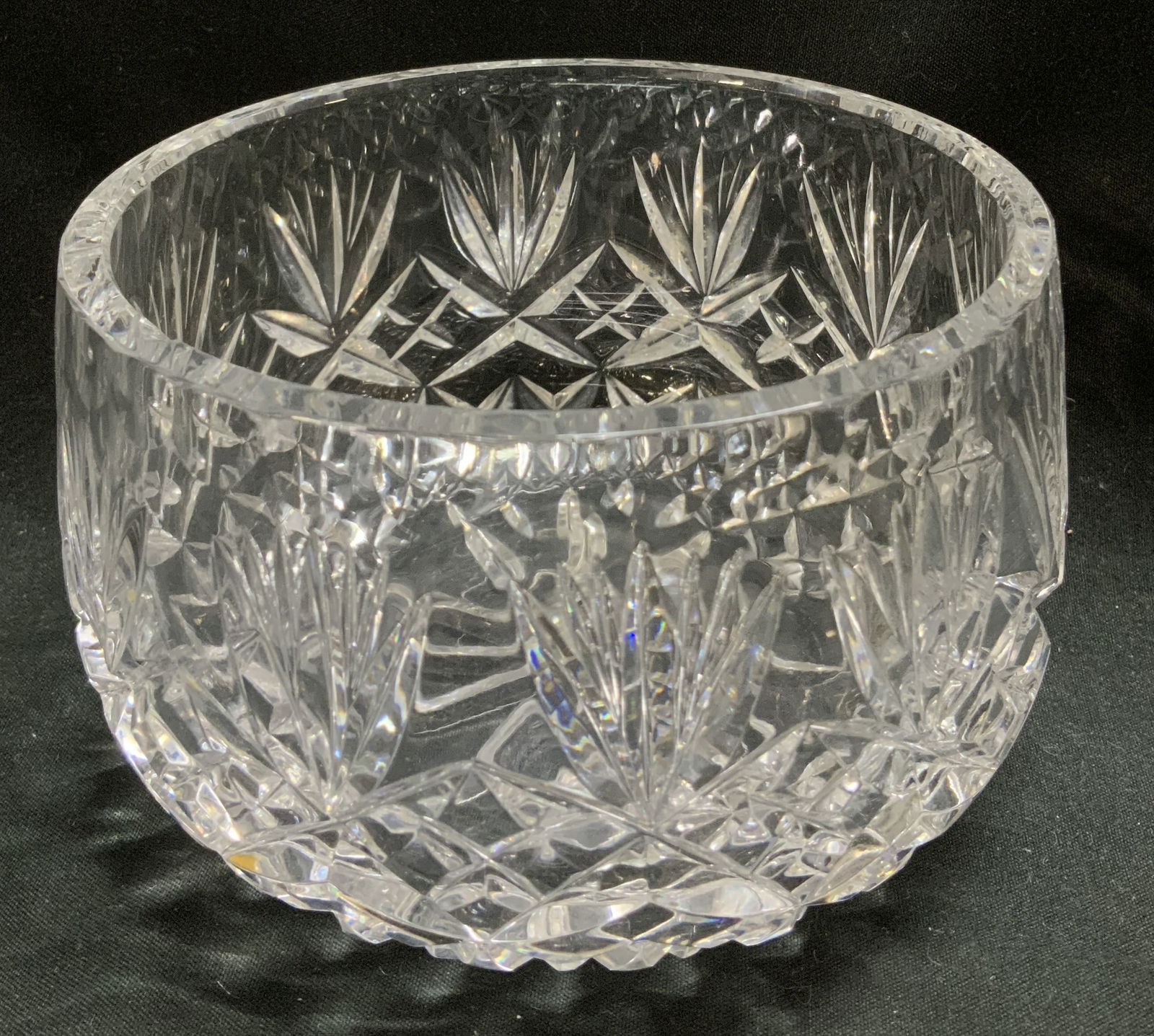 Vntg Diamond Cut Clear Crystal Bowl (1 of 6)