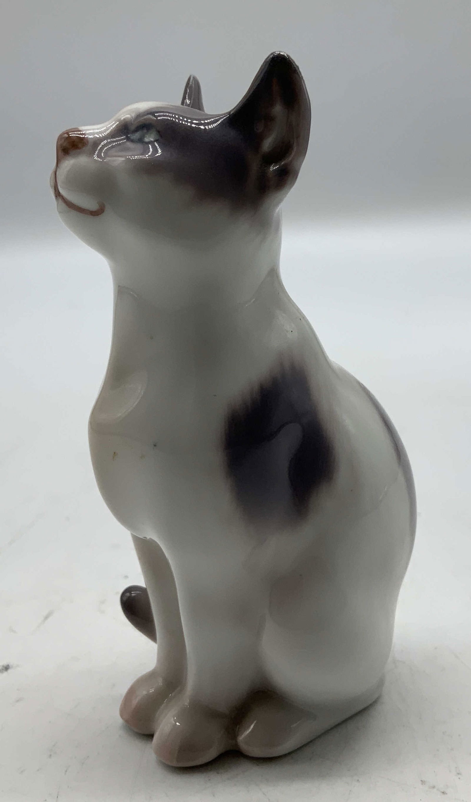 DJ Copenhagen Grey & White Porc Cat Fig DENMARK (1 of 6)