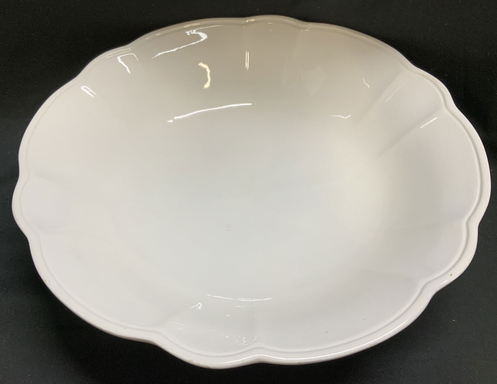 Williams Sonoma Scalloped Serving Bowl ITALY (1 of 6)