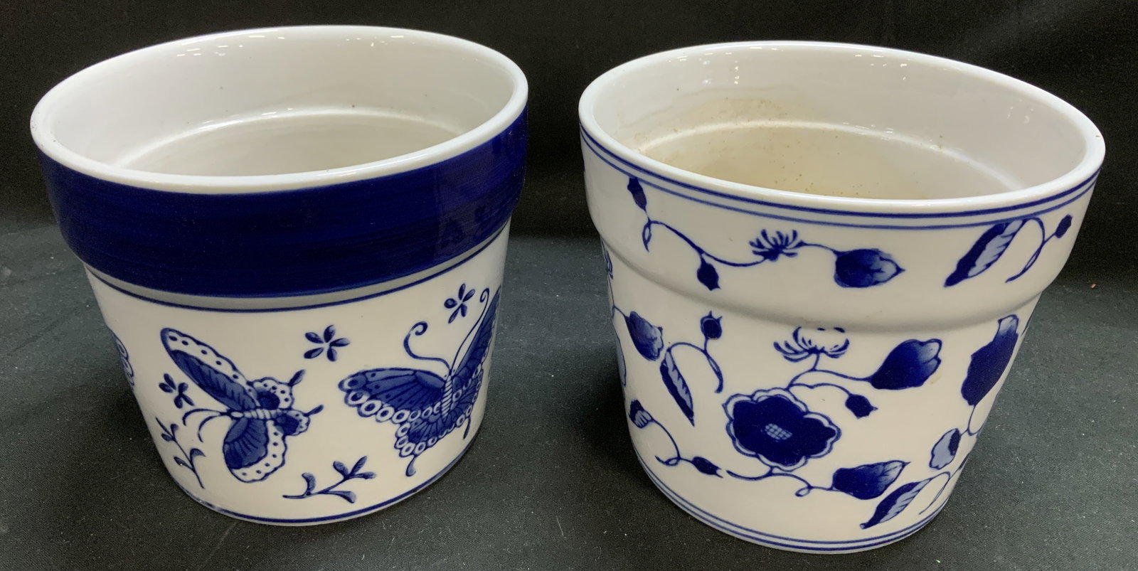 Lot 2 Vtg Blue & White Porcelain Planters (1 of 7)