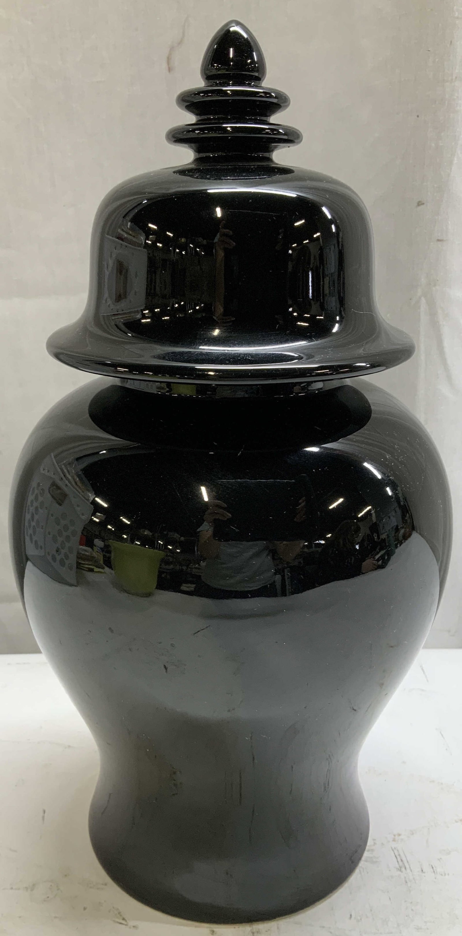 Vtg Nora Fenton Black Lidded Ceramic Jar ITALY: Lidded jar is ceramic material & features a black glossy finish. Bulbous shaped body & finial on lid. Property of opera singers estate from the renowned & opulent Manhattan landmark. The Ansonia.
