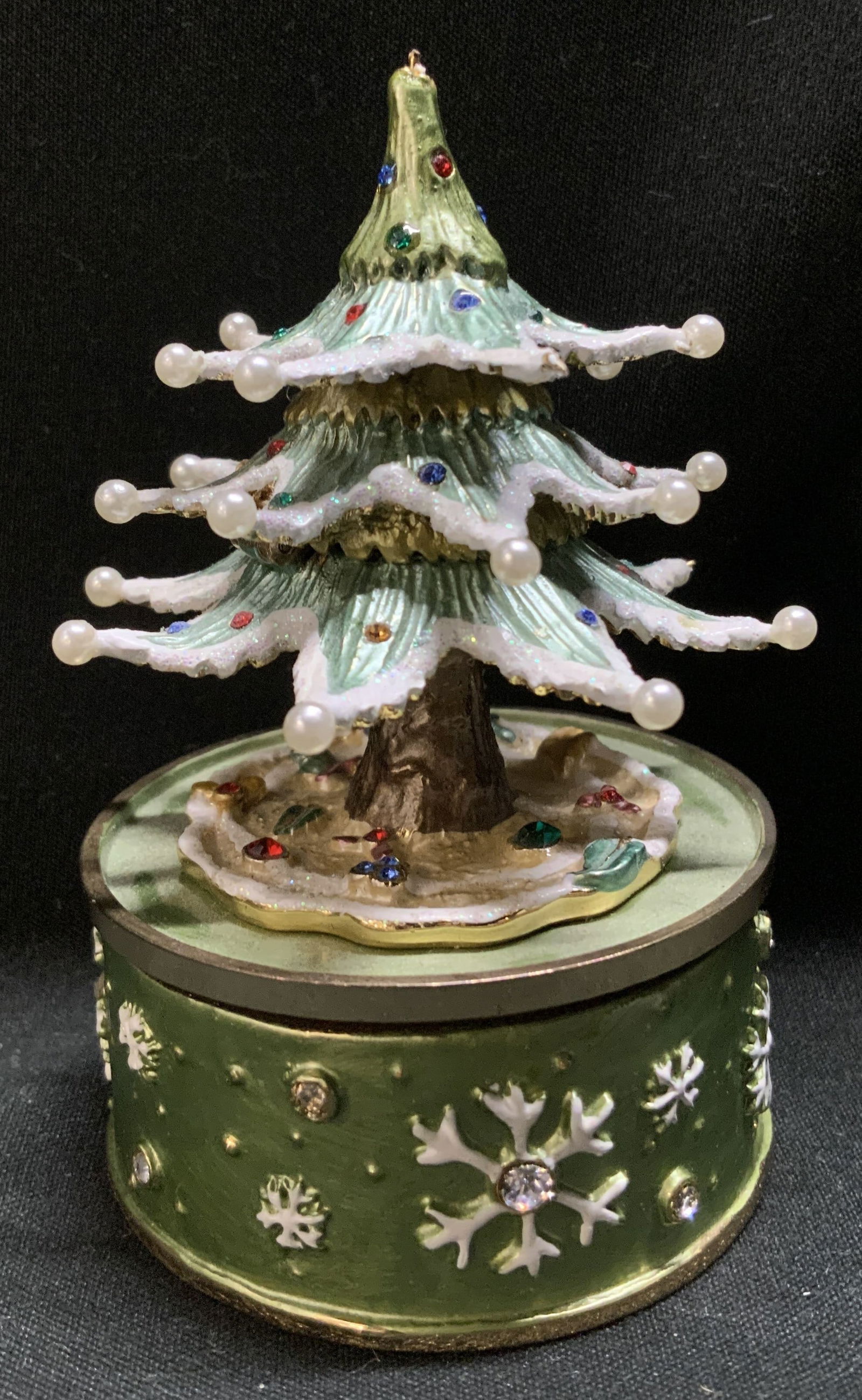 Musical Christmas Tree Enamel Pill Box (1 of 6)