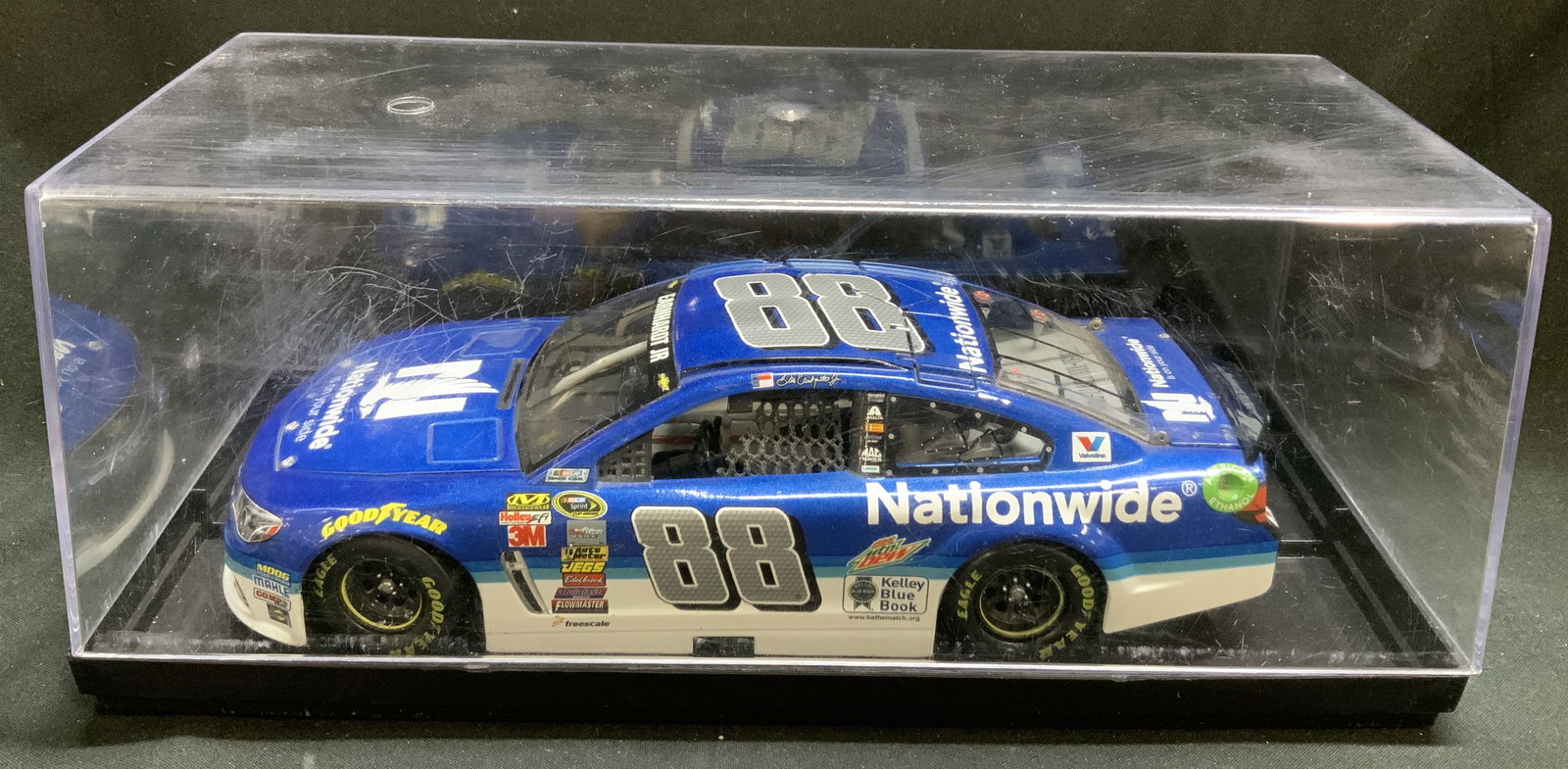 NASCAR #88 1:24 Earnhardt Nationwide Die-Cast Car (1 of 6)