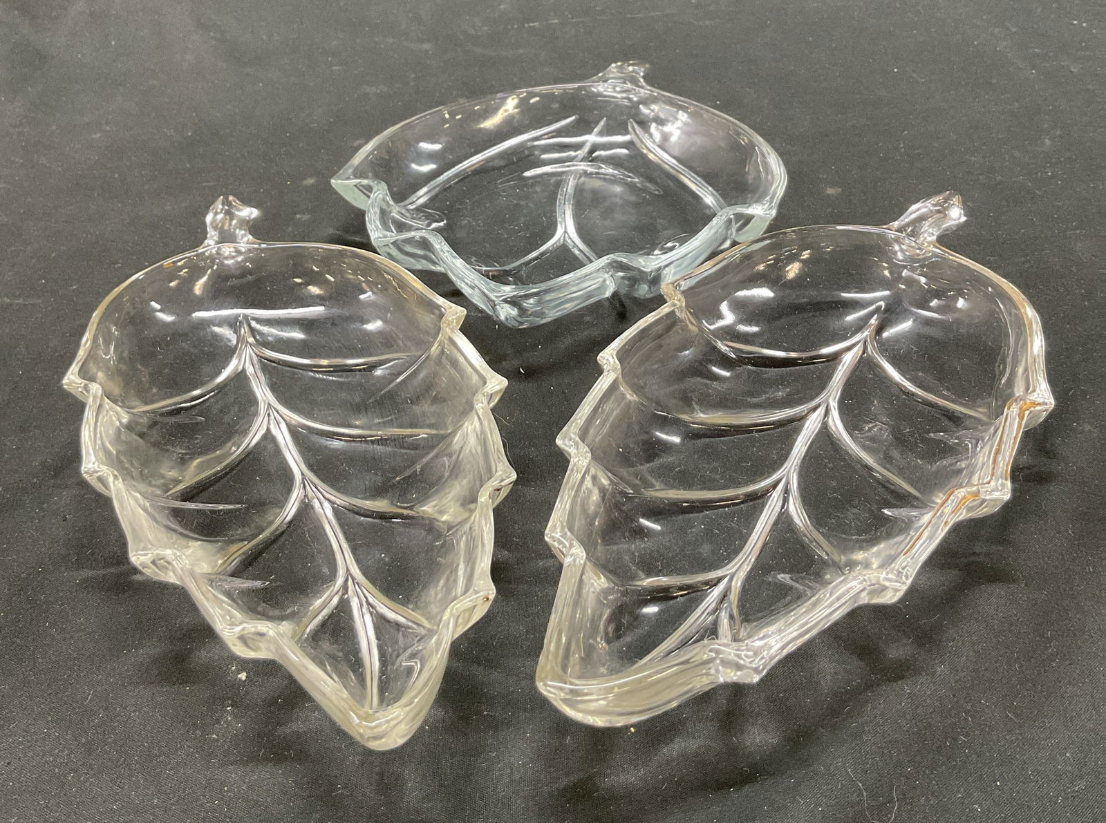 Lot 3 Vintage Glass Leaf Shaped Dishes (1 of 11)