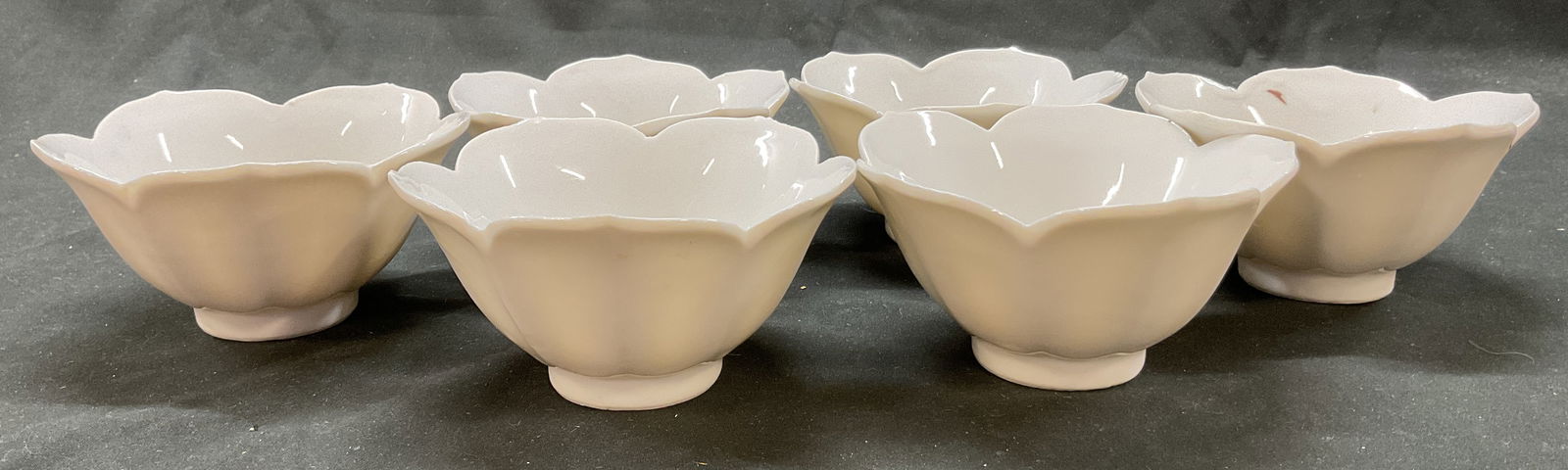 Set 6 Vintage Porcelain Lotus Shaped Bowls (1 of 7)