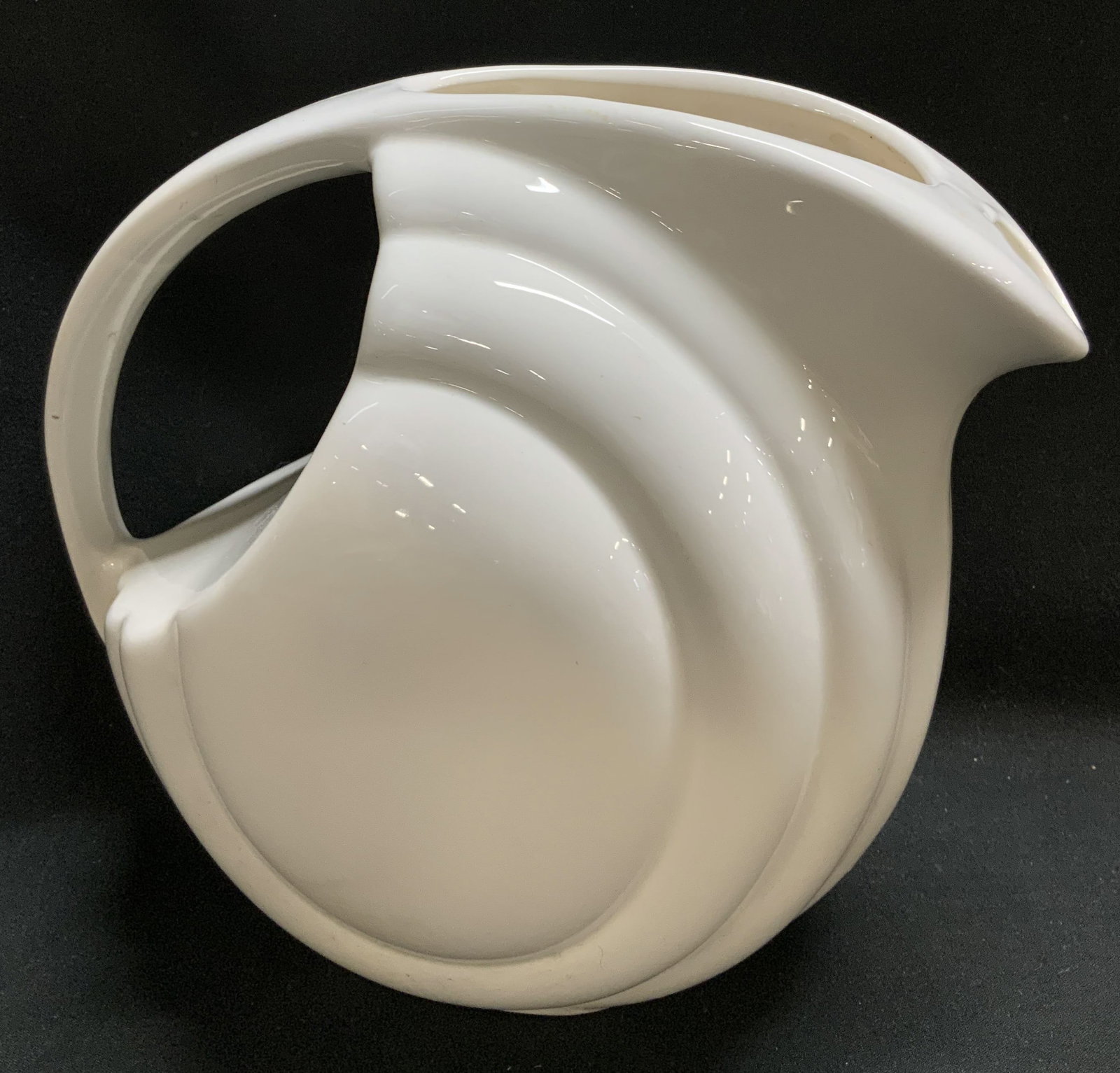 Vntg White Glossy Disc Ceramic Pitcher (1 of 7)