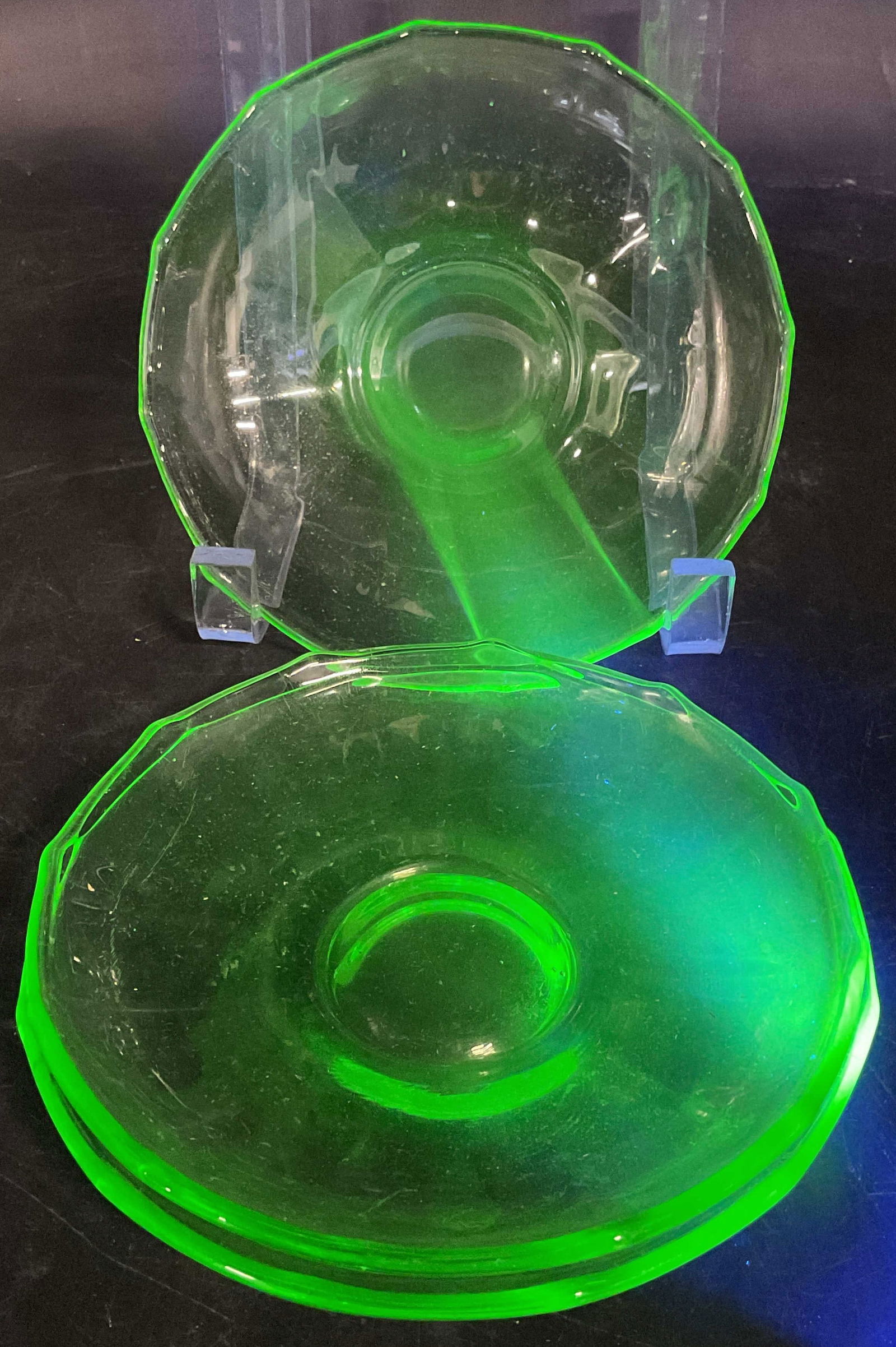 Set 3 Vintage Uranium Glass Dishes 5.5in (1 of 6)