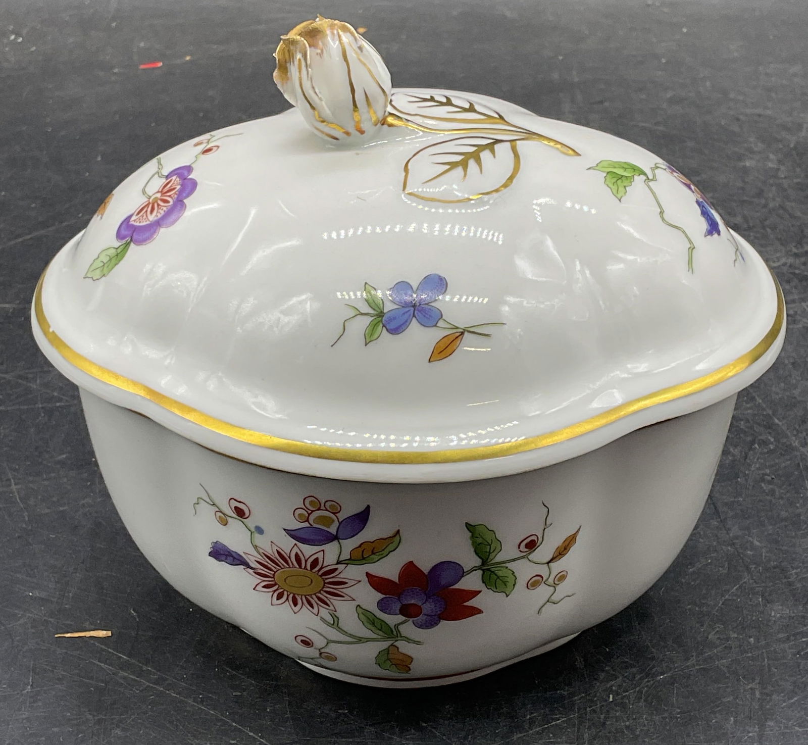 Richard GINORI Oriente Lidded Porcelain Box (1 of 7)