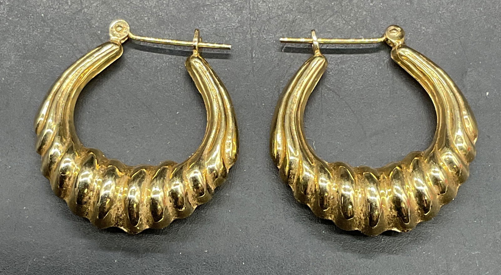 Vintage 14K Gold Cable Hoop Earrings (1 of 6)