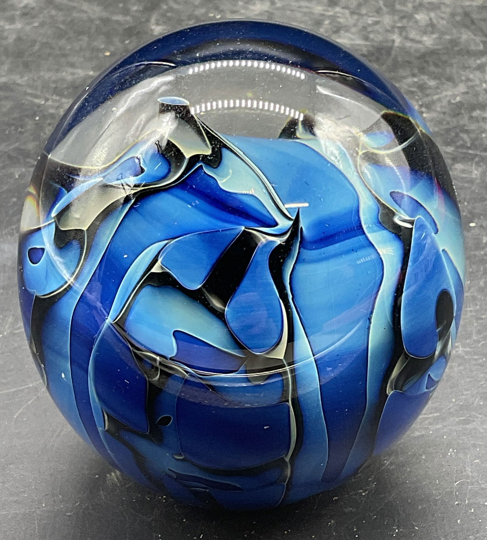 Sgn Robert Eickholt Blue Art Glass Paperweight1995 (1 of 6)