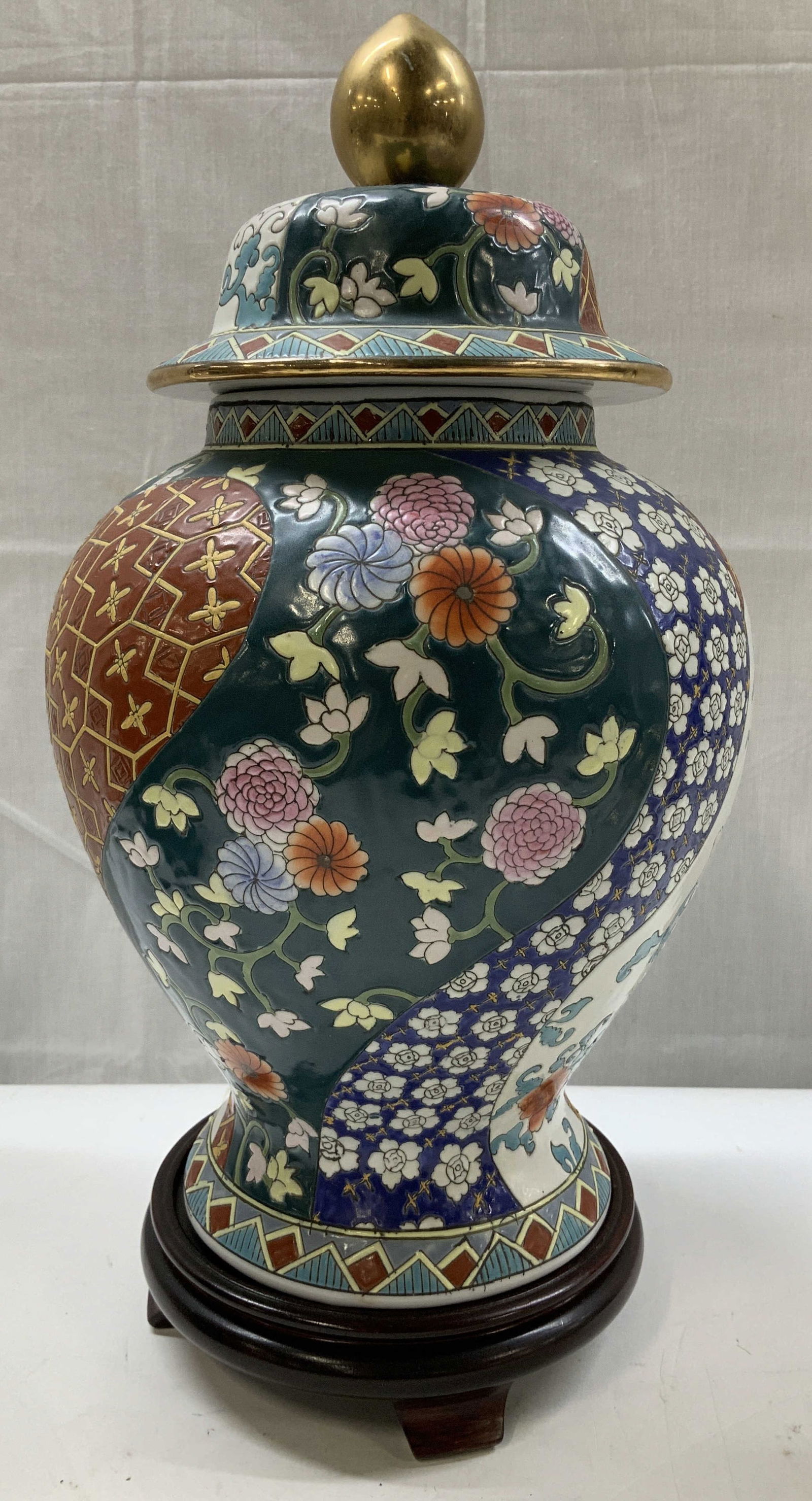 Vtg Chinese Floral Porcelain Lidded Vessel W Base (1 of 8)