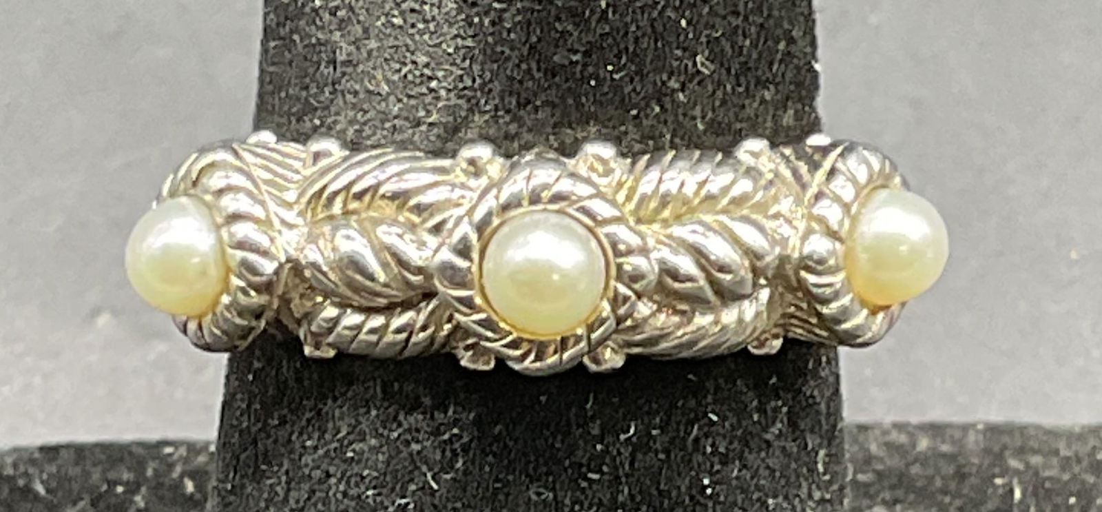 Judith Ripka Sterling Silver Cable Pearl Ring: Signed Judith Ripka sterling silver cable ring with pearls. Marked sterling. Ring size 7. Total weight 5.7 grams. Some scratching. Jewelry, estate jewelry, fine jewelry, cocktail jewelry, fashion jewe