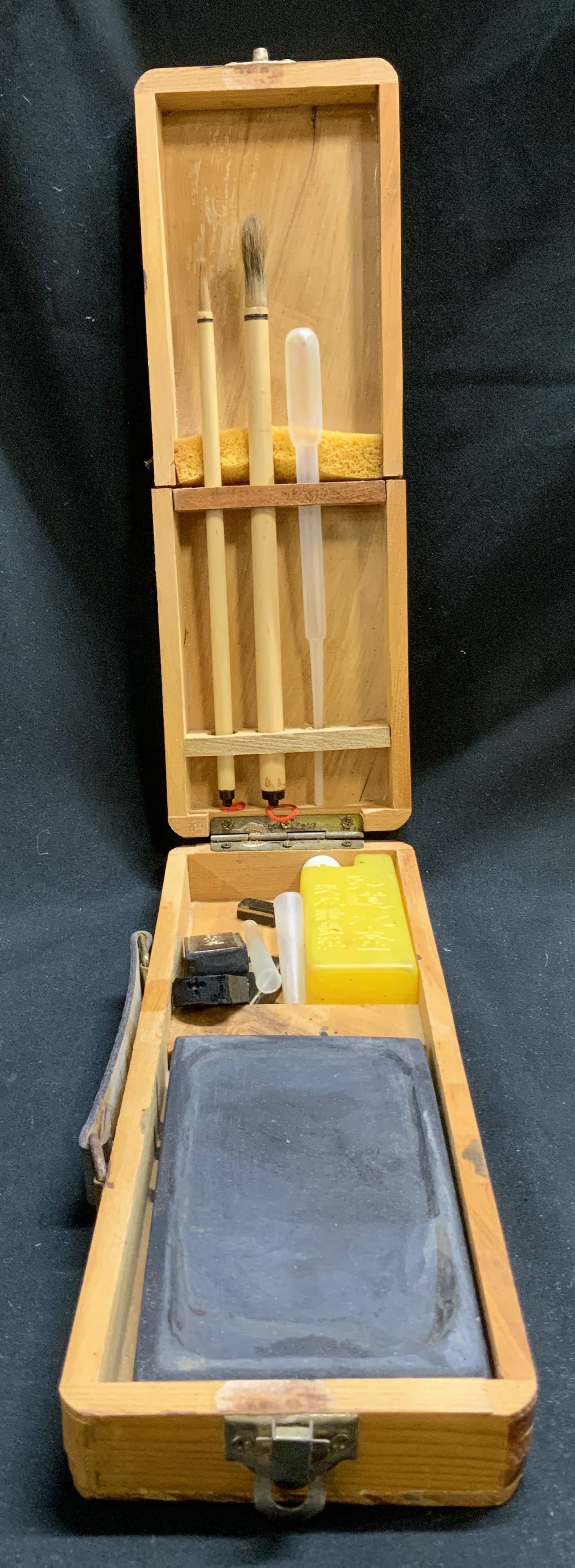 Vtg Chinese Calligraphy Set, Inkstone, Brushes Bx (1 of 7)