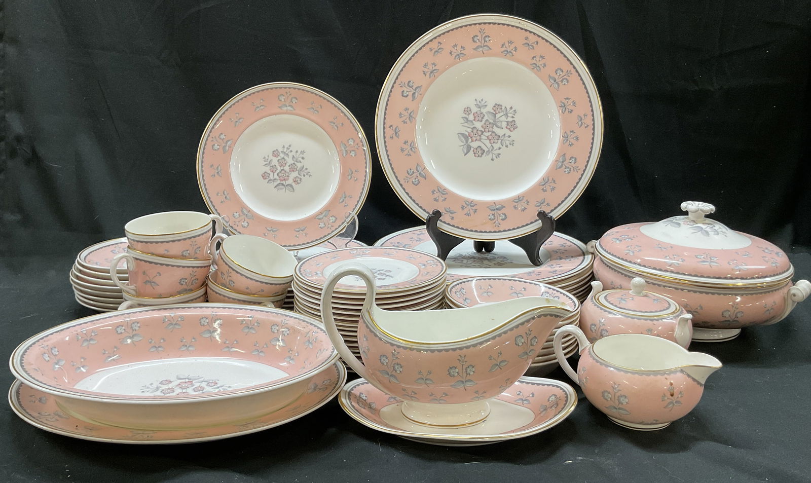 Set 62 SGND Wedgwood Bone China Tableware England (1 of 19)