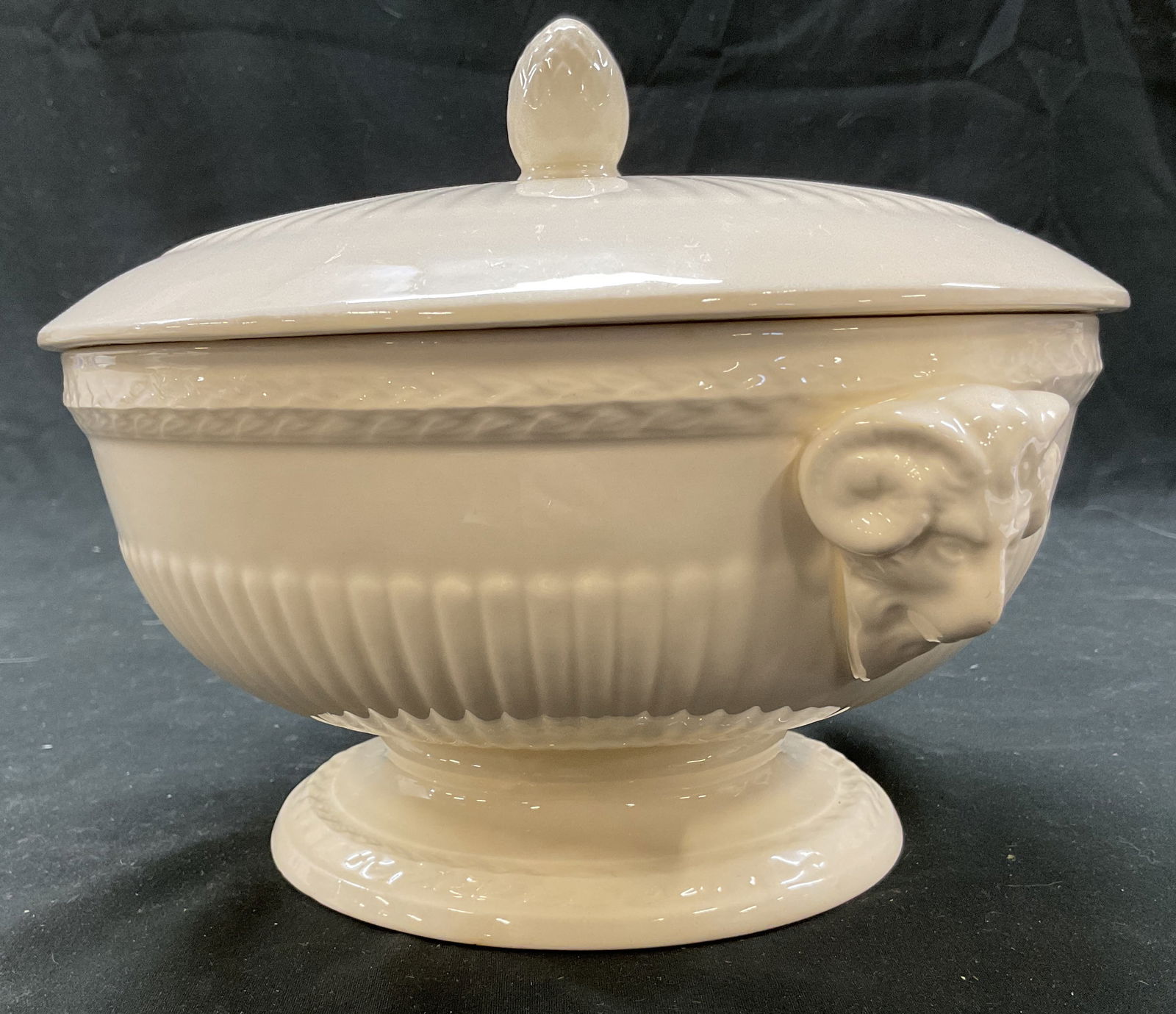 SGND Wedgwood Queens Ware Lidded Tureen England (1 of 14)