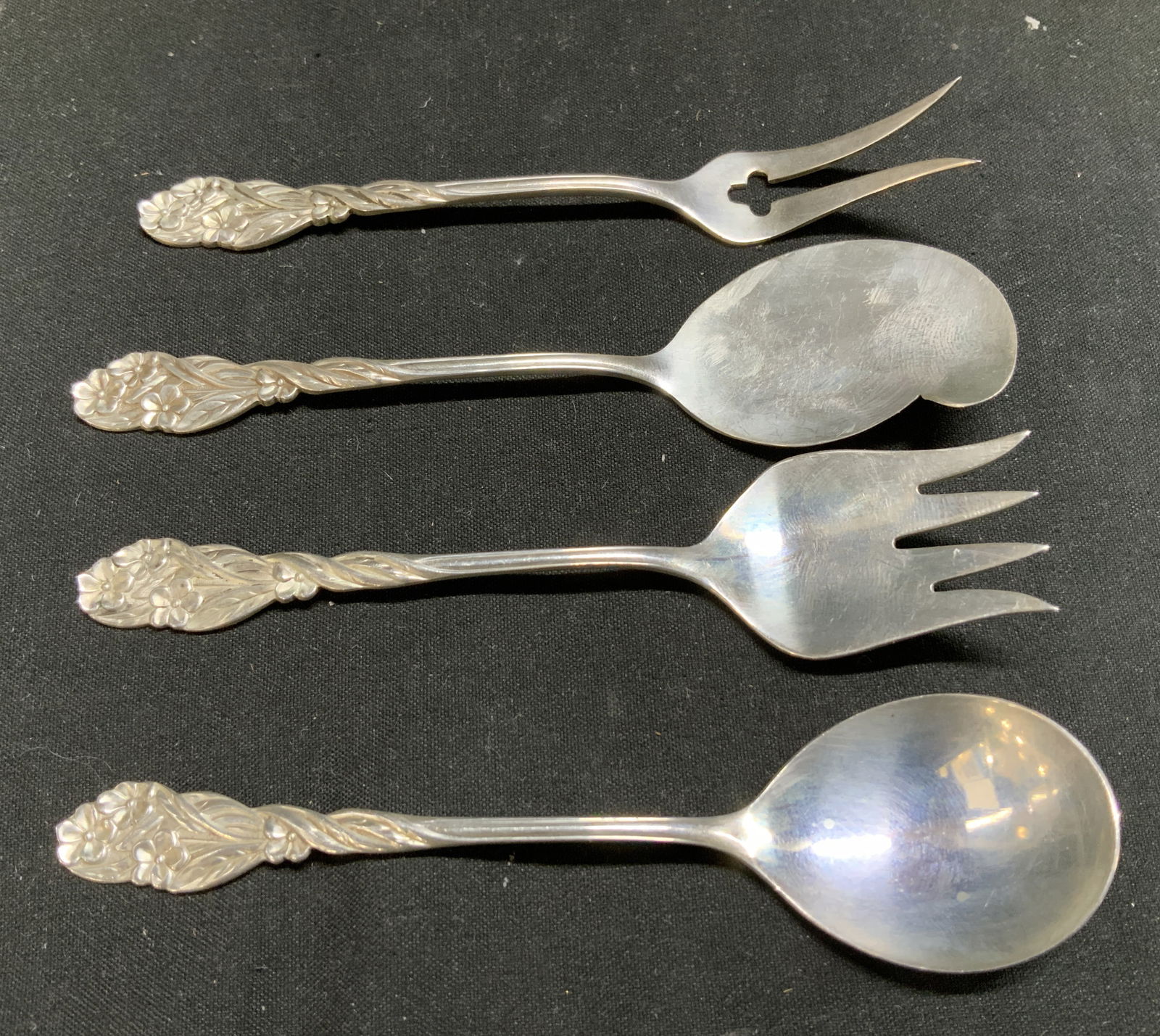 Set 4 Frank Whiting Co. Sterling Silver Flatware (1 of 6)