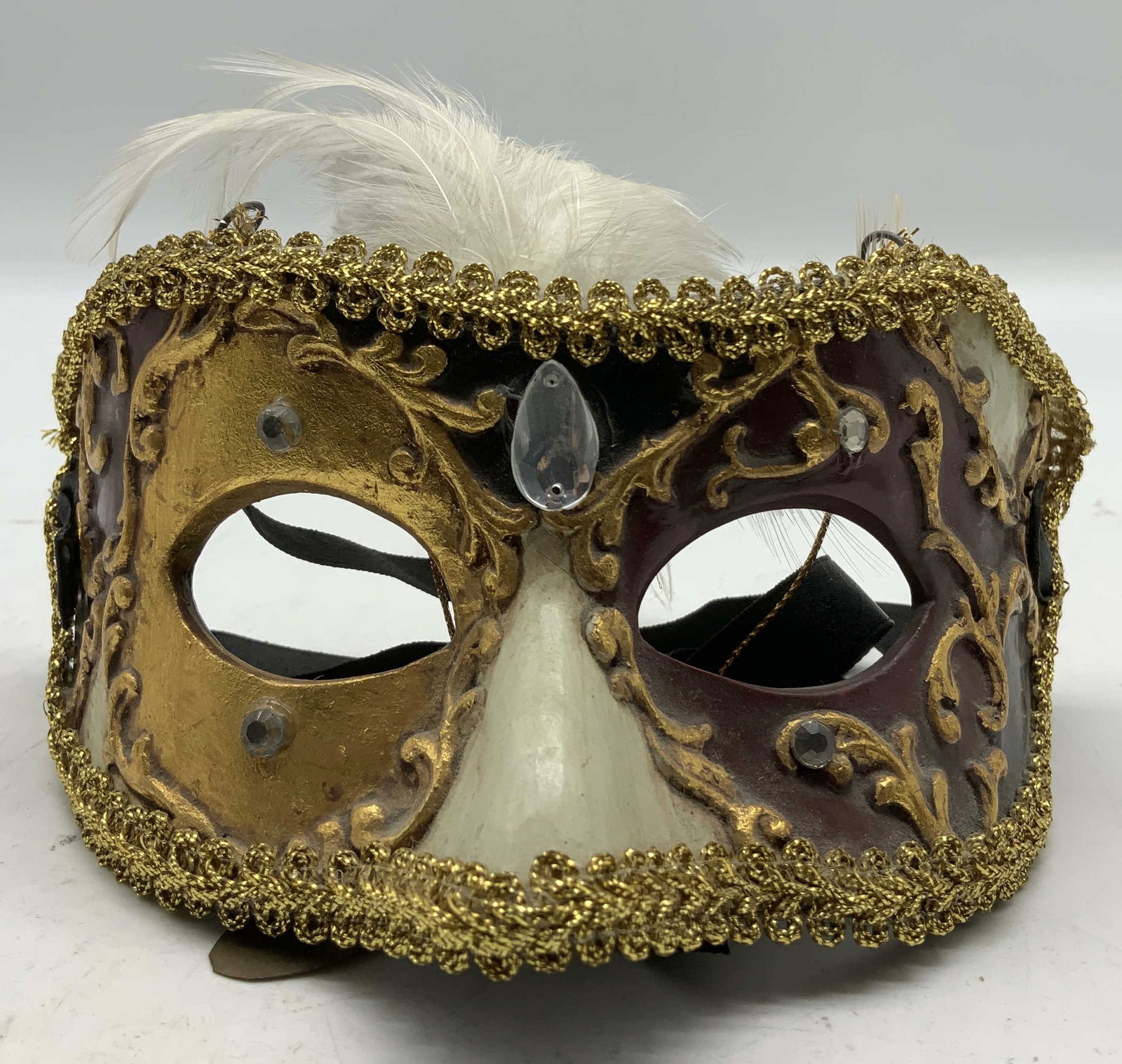 Katherines Collect. Wayne Kleski Mardi Gras Mask (1 of 7)