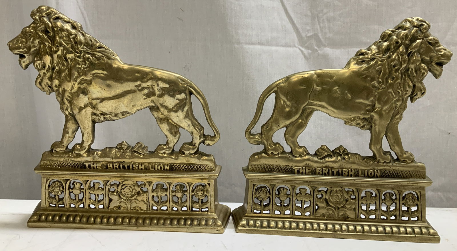 Pair Antique The British Lions Brass Bookends (1 of 7)