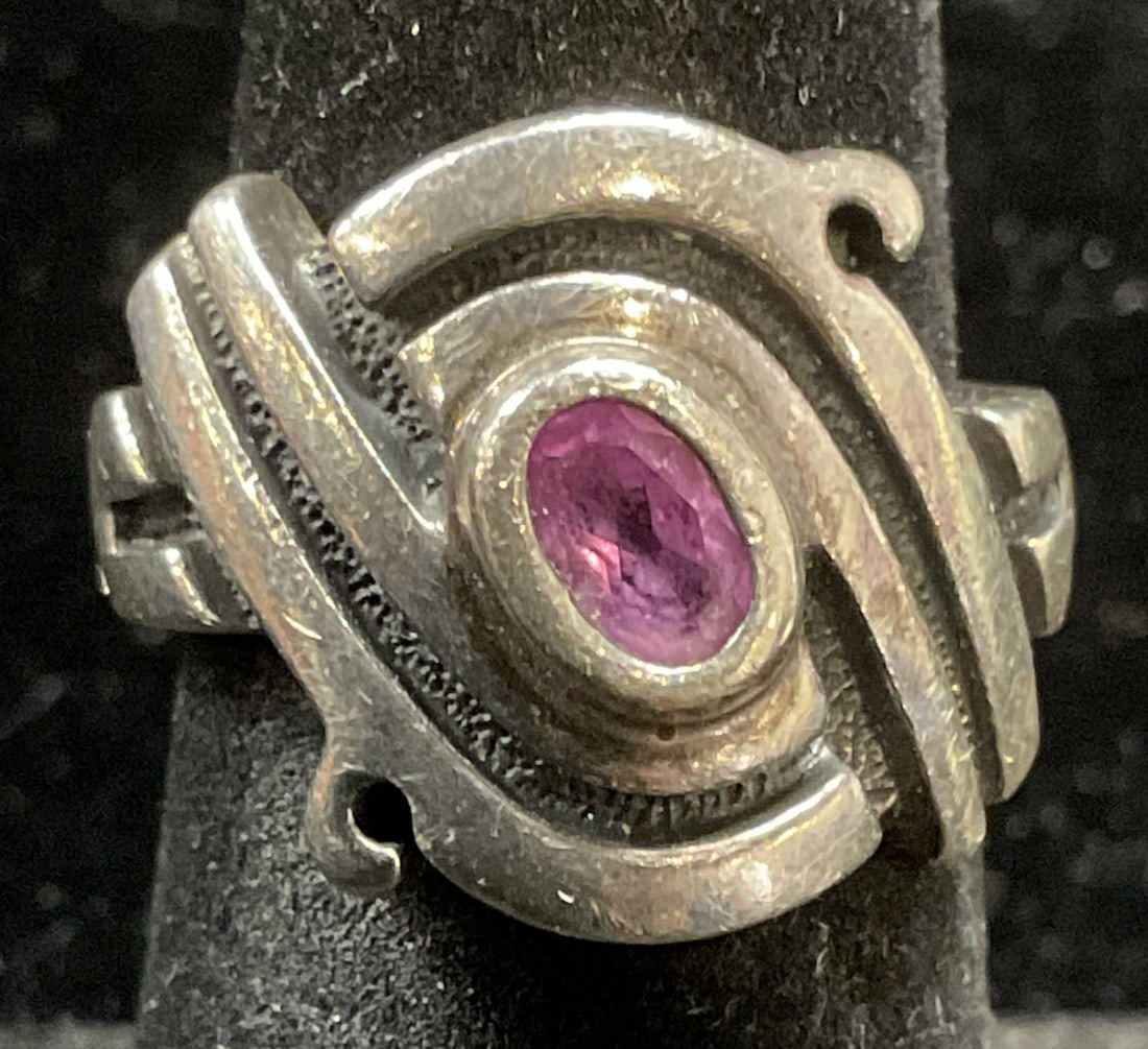 Vintage Sterling Silver Purple Semiprecious Ring (1 of 6)