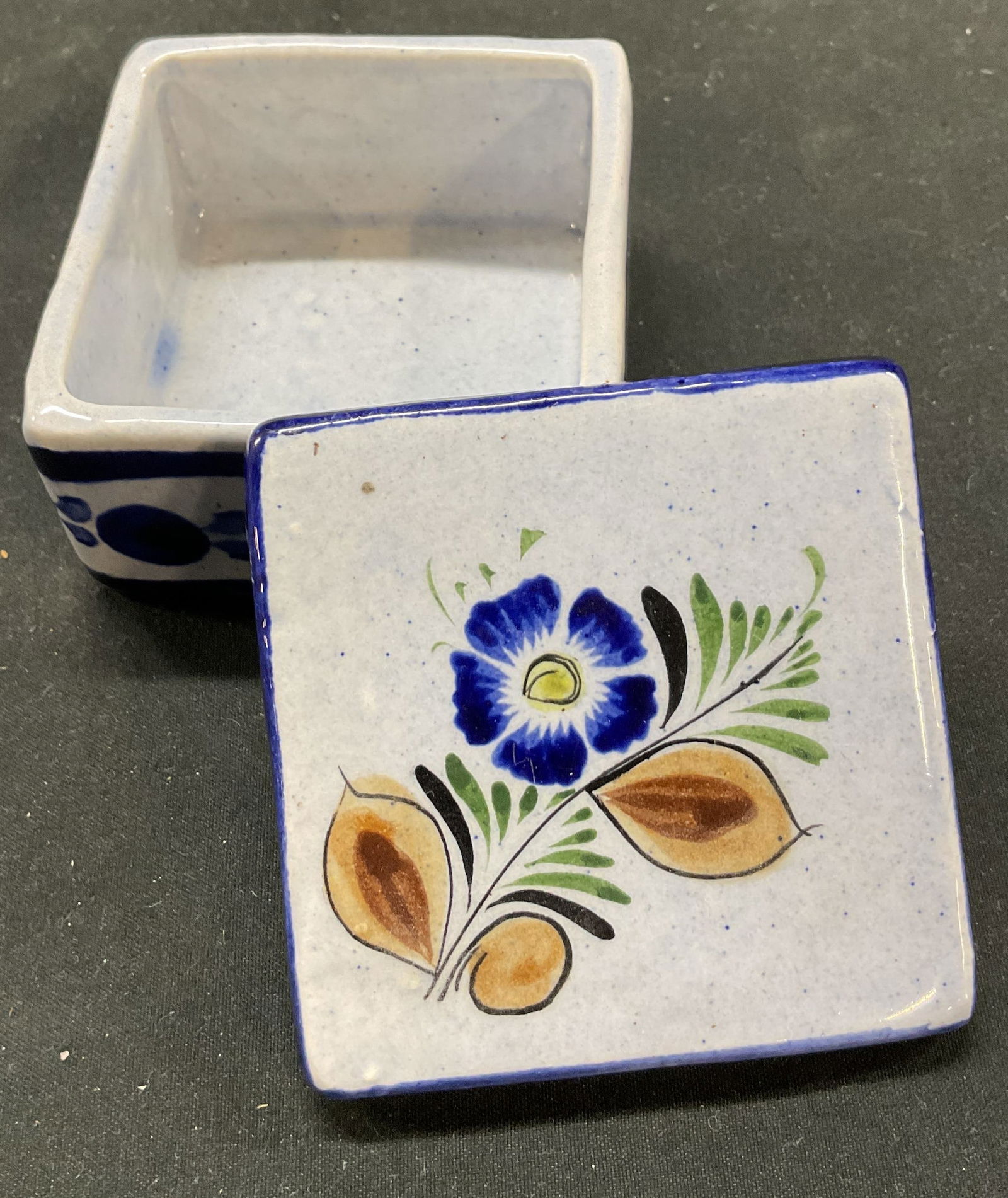 Vintage Ceramic Lidded Trinket Box Mexico (1 of 11)