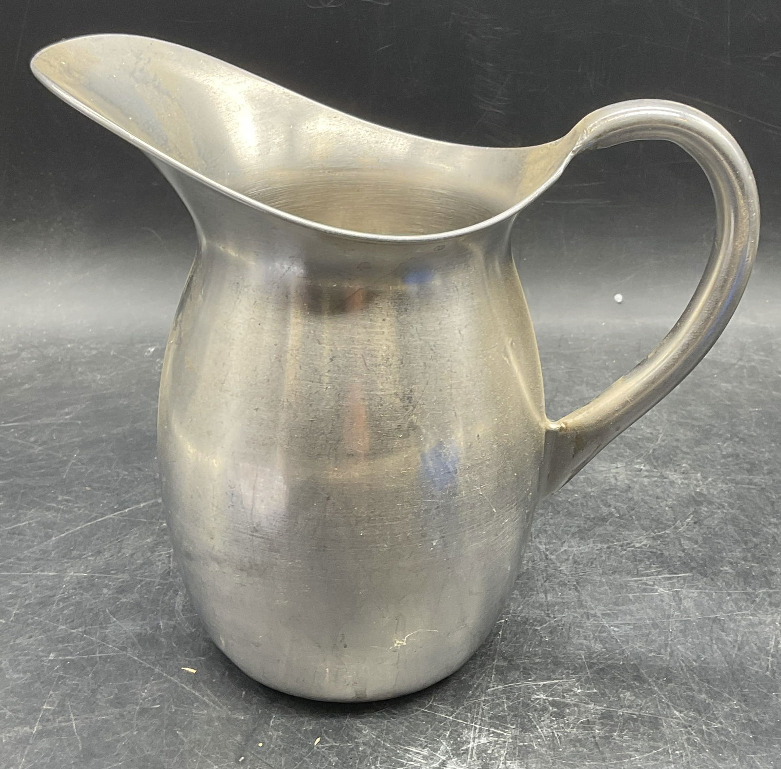 Vollrath USVA Stainless Steel Pitcher (1 of 6)