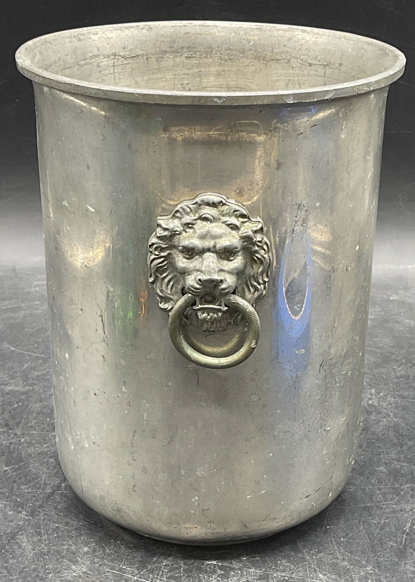 Woodbury Pewter Lion Head Wine Bucket (1 of 6)