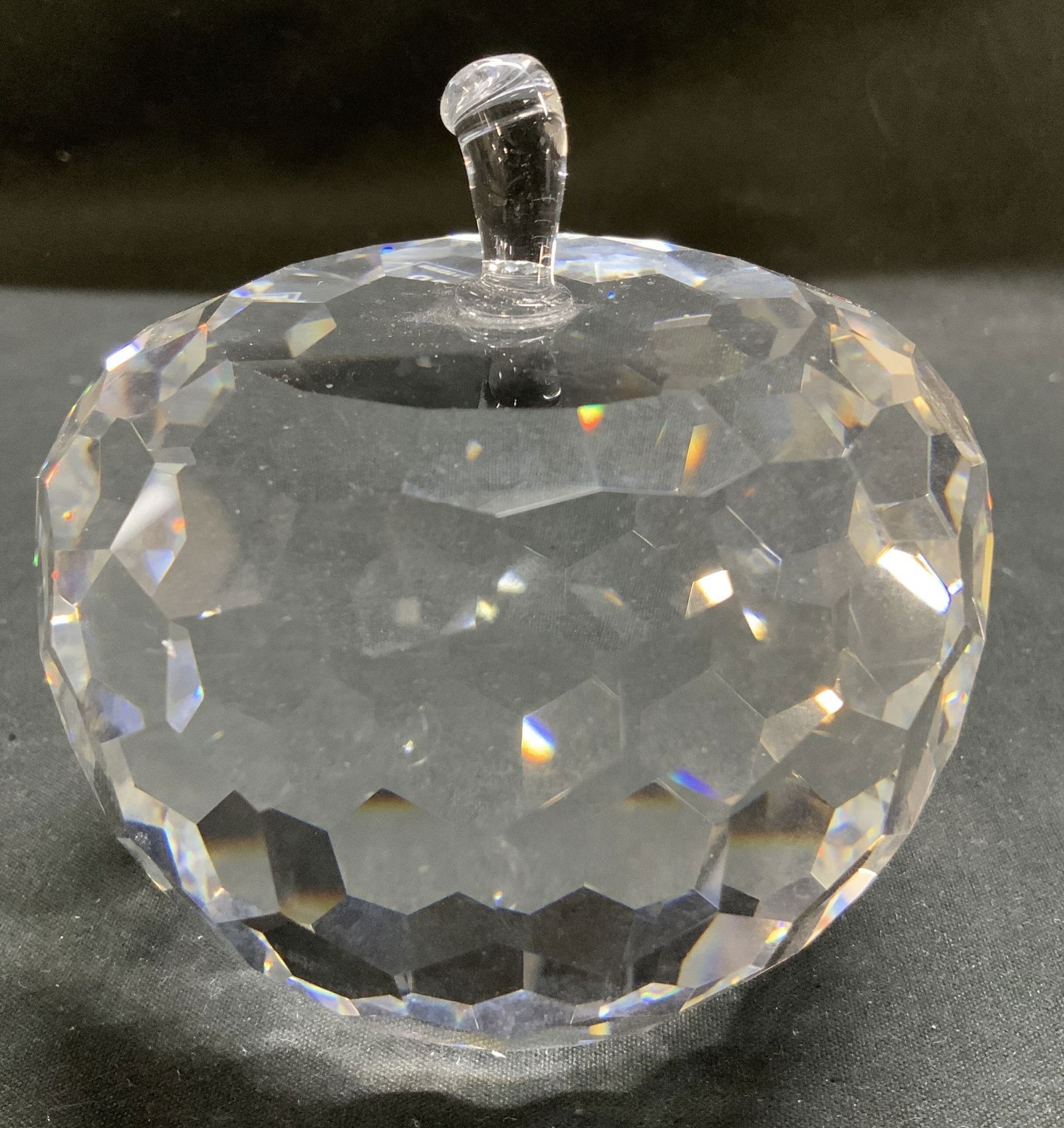 Simon Designs Faceted Crystal Apple Paperweight (1 of 6)