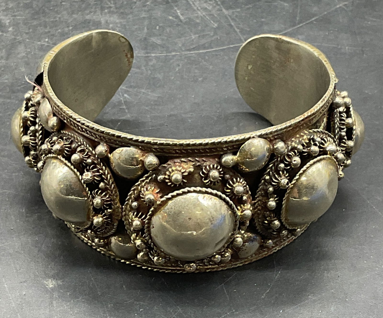 Vintage Silver Tone Chunky Cuff Bracelet (1 of 6)