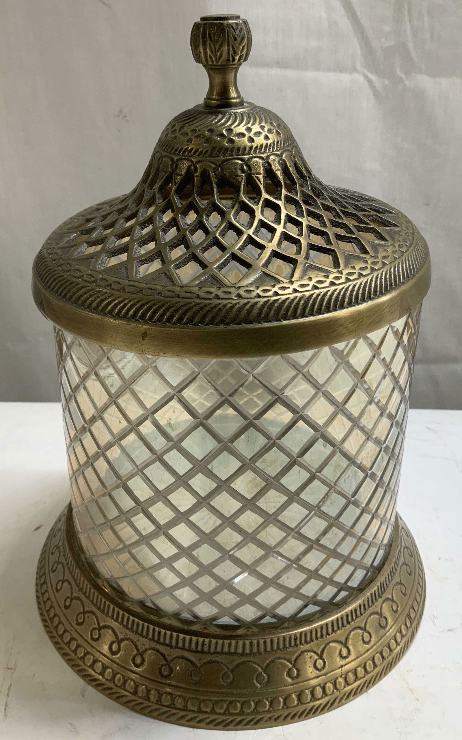 Vntg Glass & Ornate Brass Apothecary Jar (1 of 6)