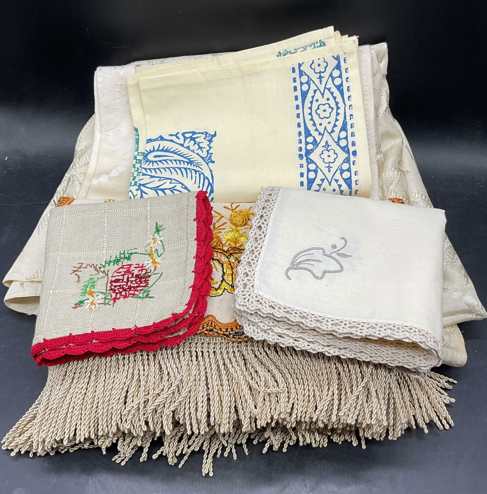 Group Assorted Tea Towels, Napkins, Tablecloths (1 of 8)