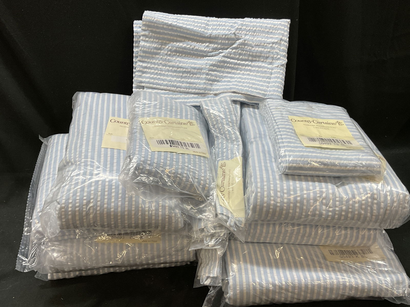 GrpLot 14 Country Curtains Linens+ NIB: New in box and new with tag. Group lot of 14 Country Curtains linens and accessories. Comes in original box with tags. Blue and white striped pattern. All come in original packaging except one.